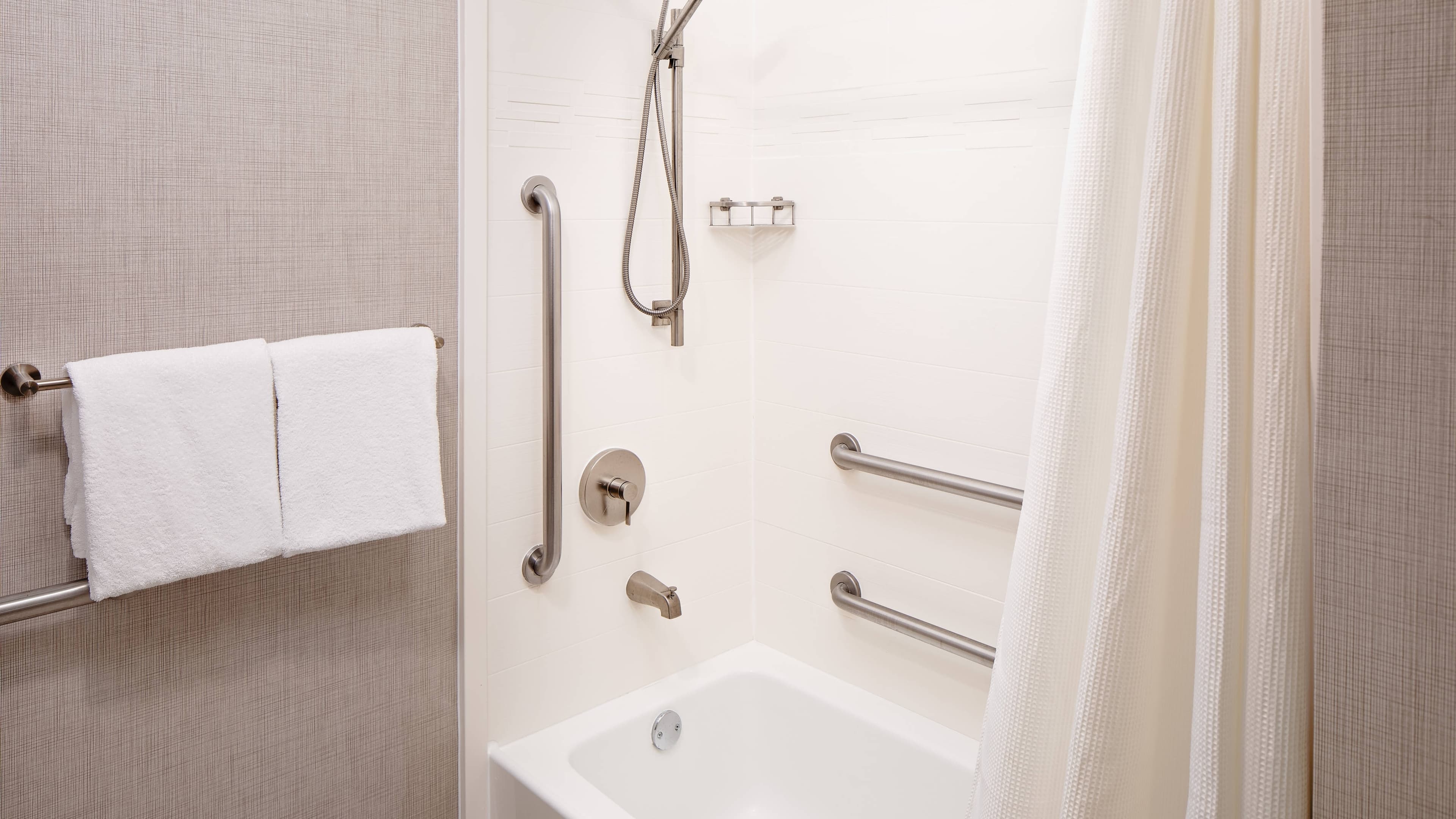 1 Bedroom Suite - Image 6