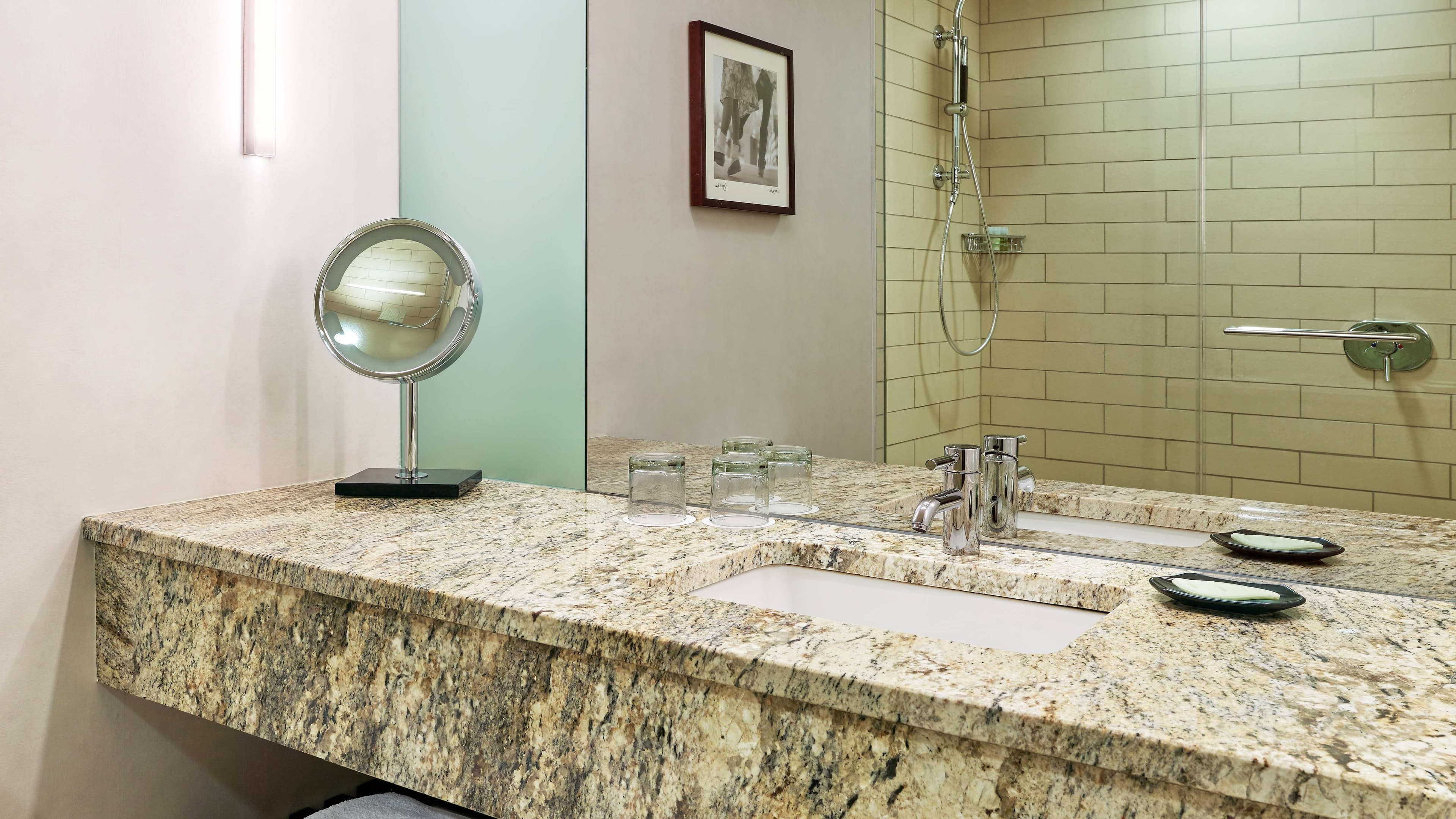 Deluxe King - Image 2