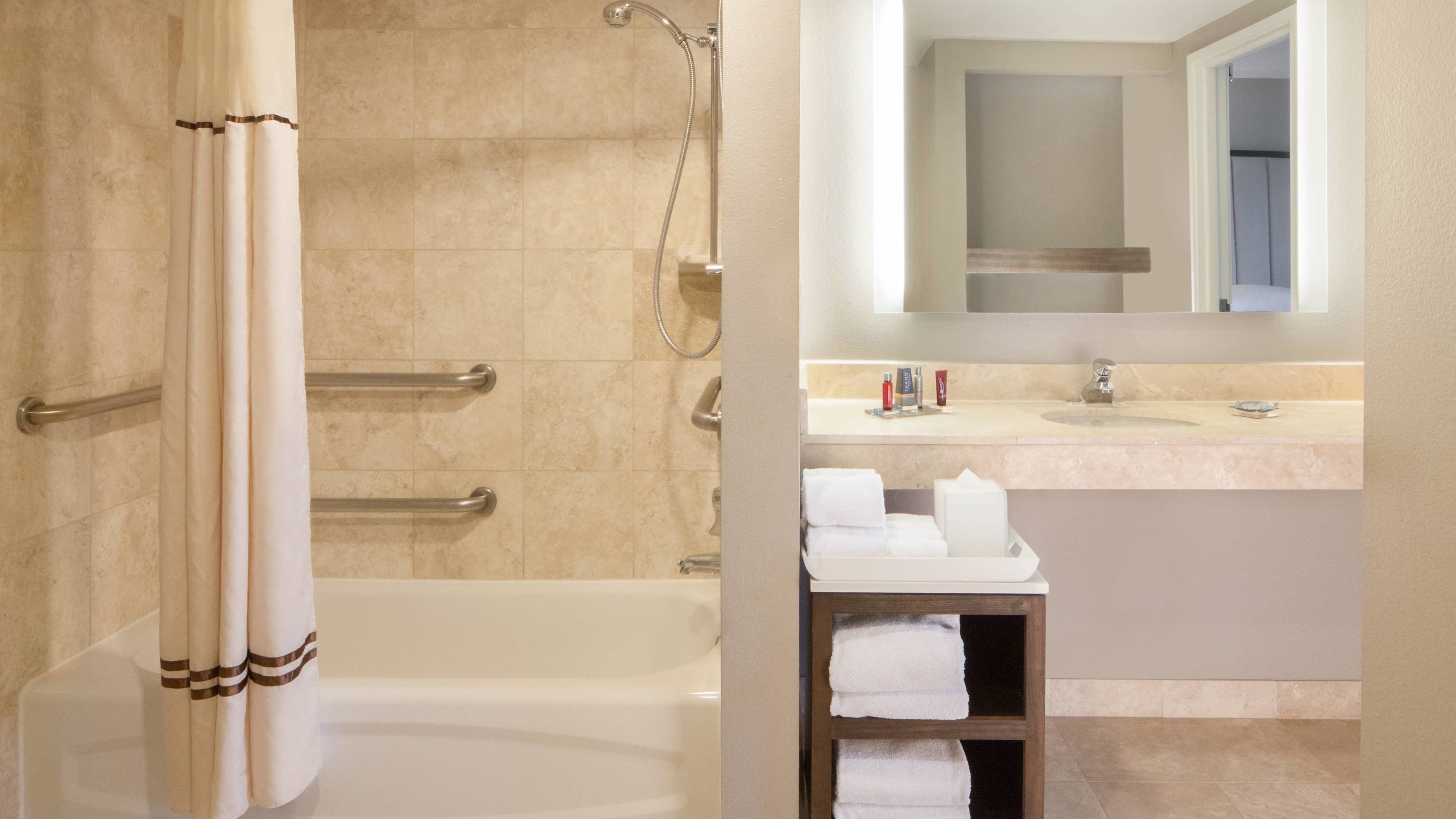 1 Bedroom Suite - Image 7