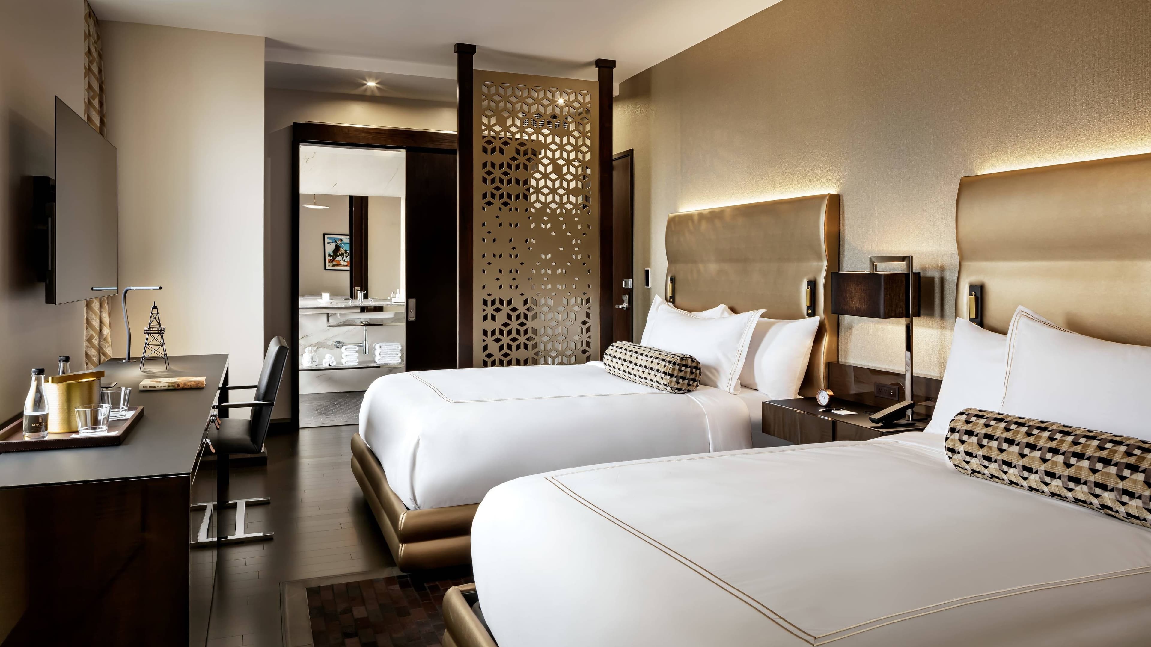 Double Queen - Image 1