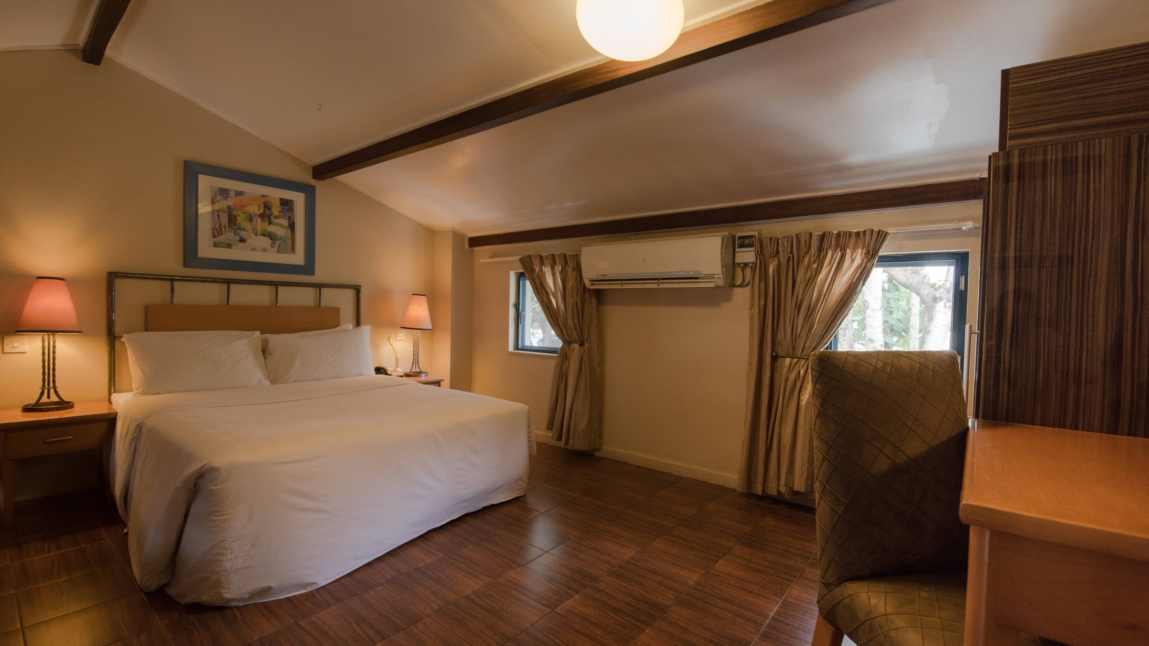 1 Bedroom Bi-level Loft - Image 2