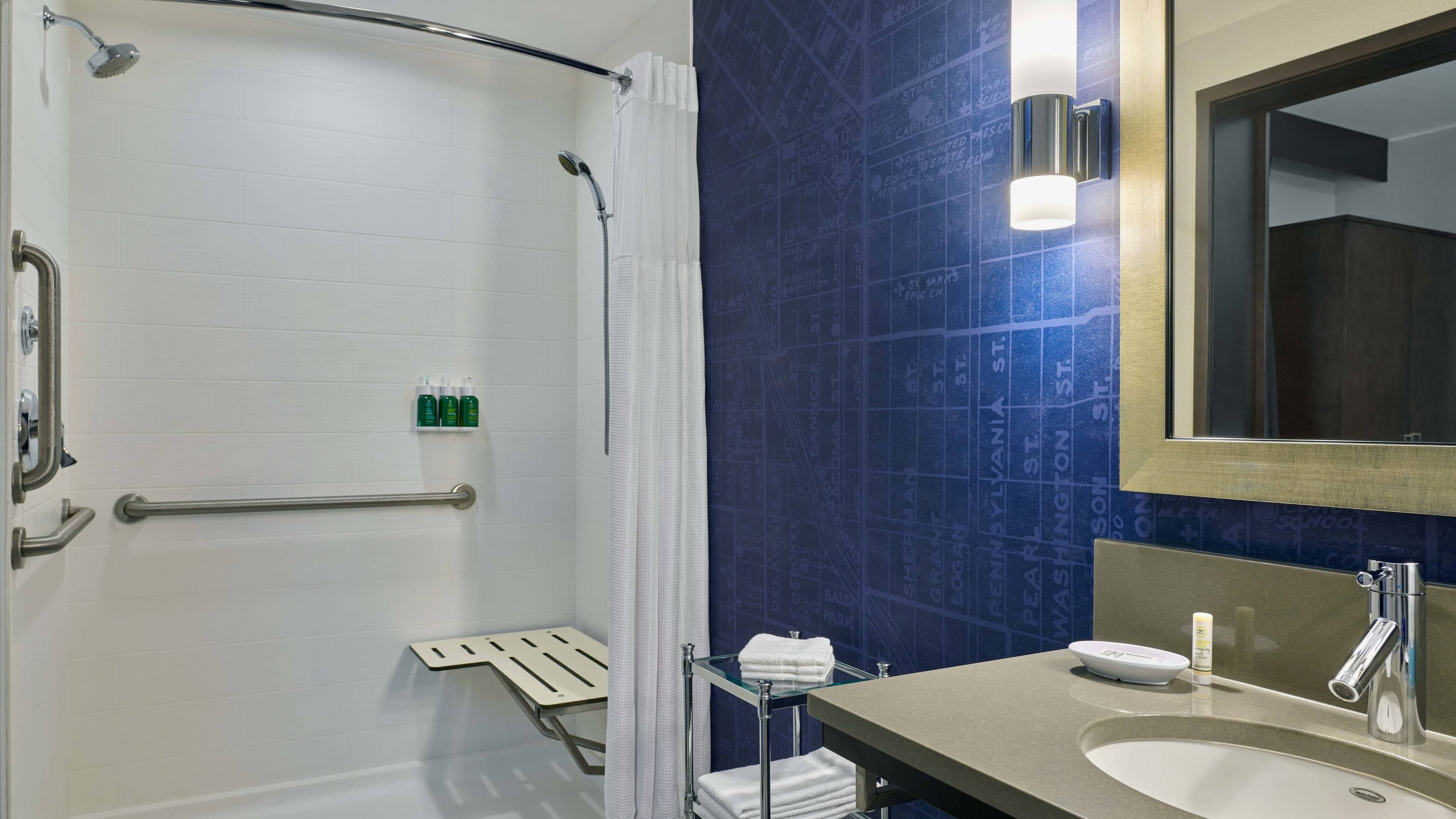 Standard Two Queen Suite - Image 8