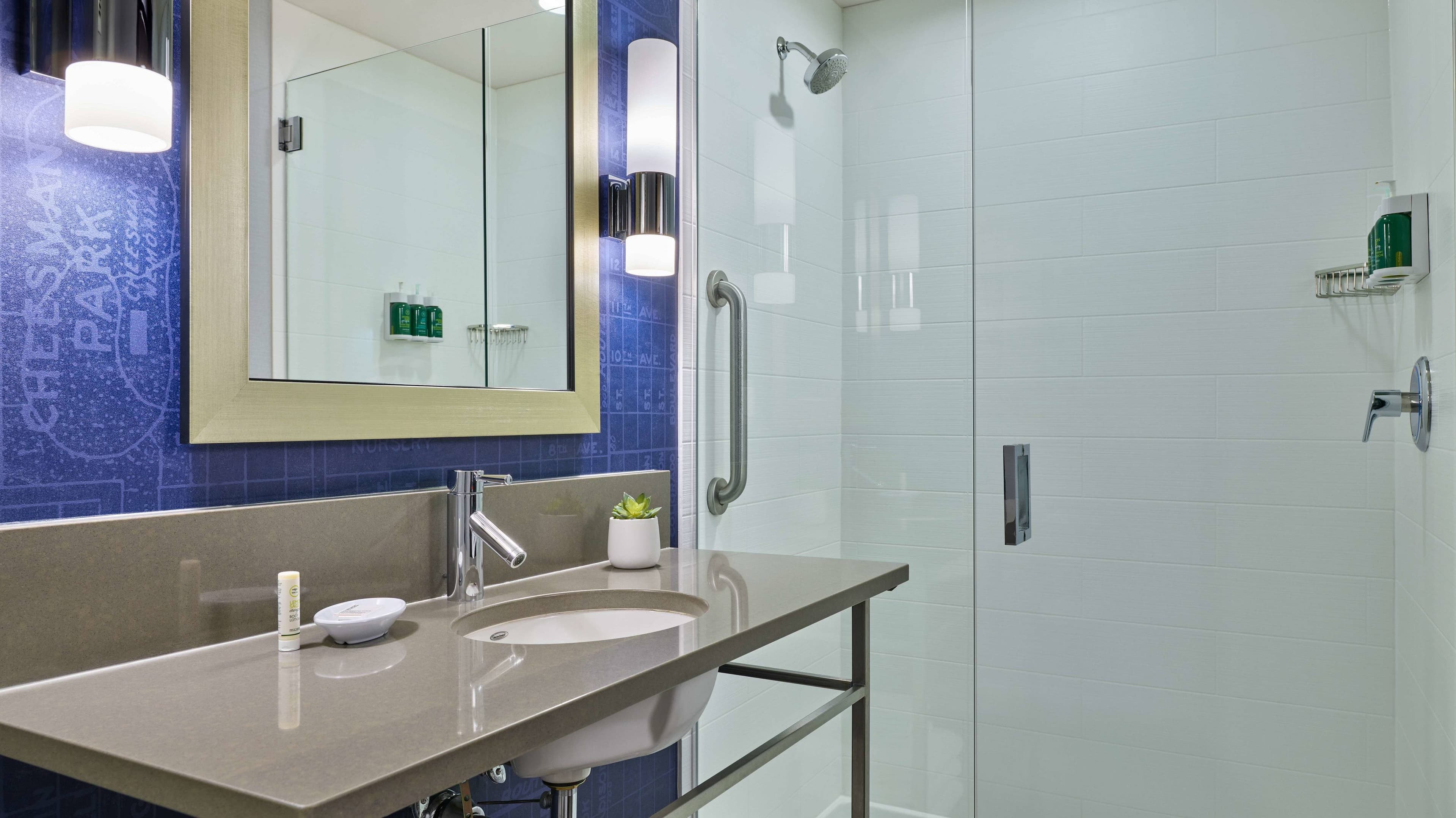 Standard Two Queen Suite - Image 6