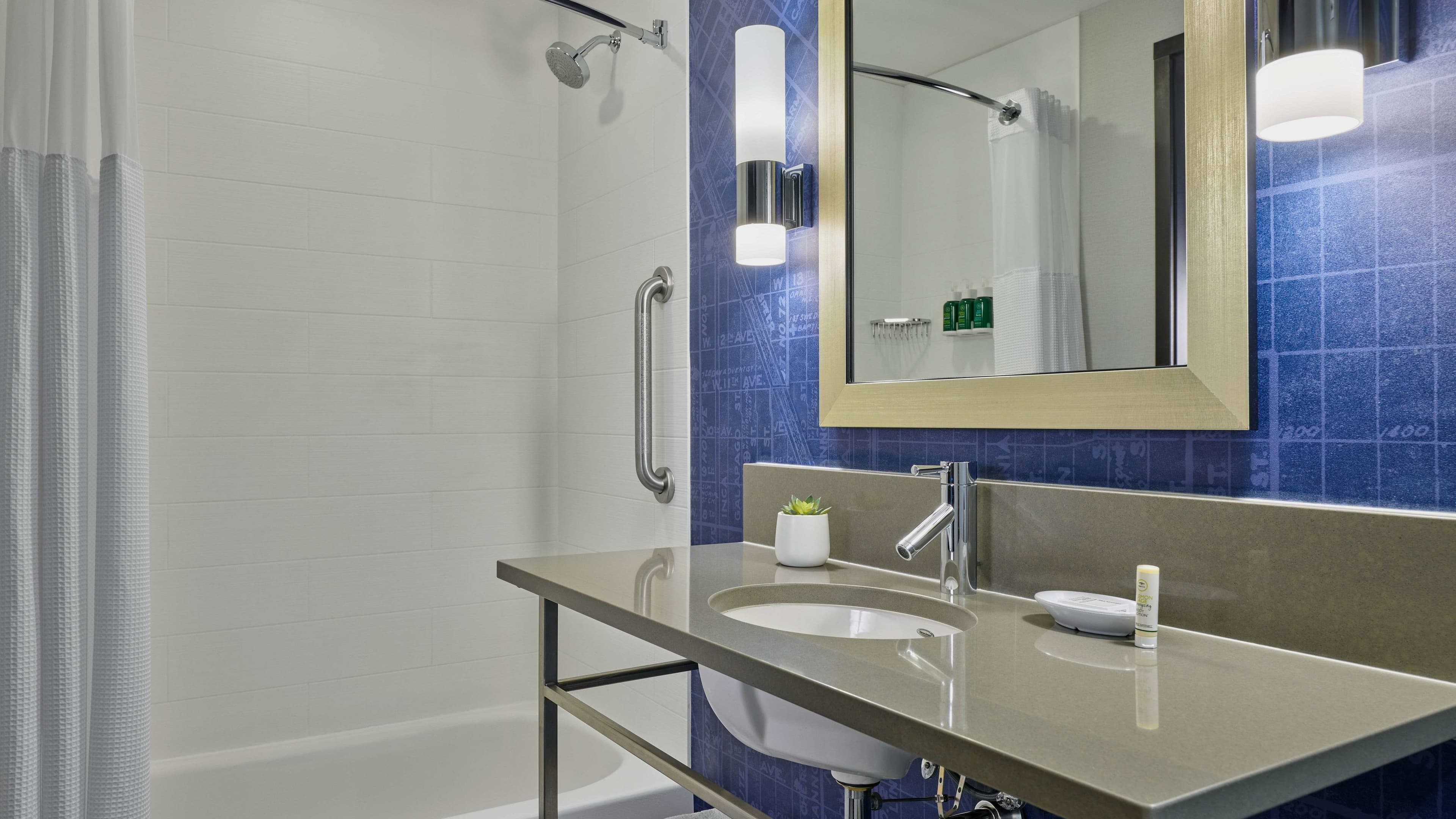 Standard Two Queen Suite - Image 7