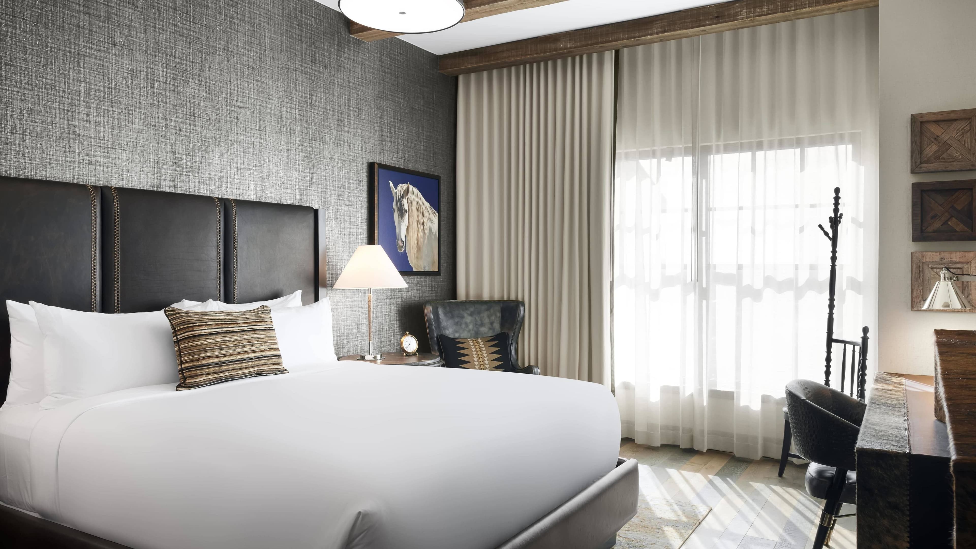 Deluxe Guest room - Image 3