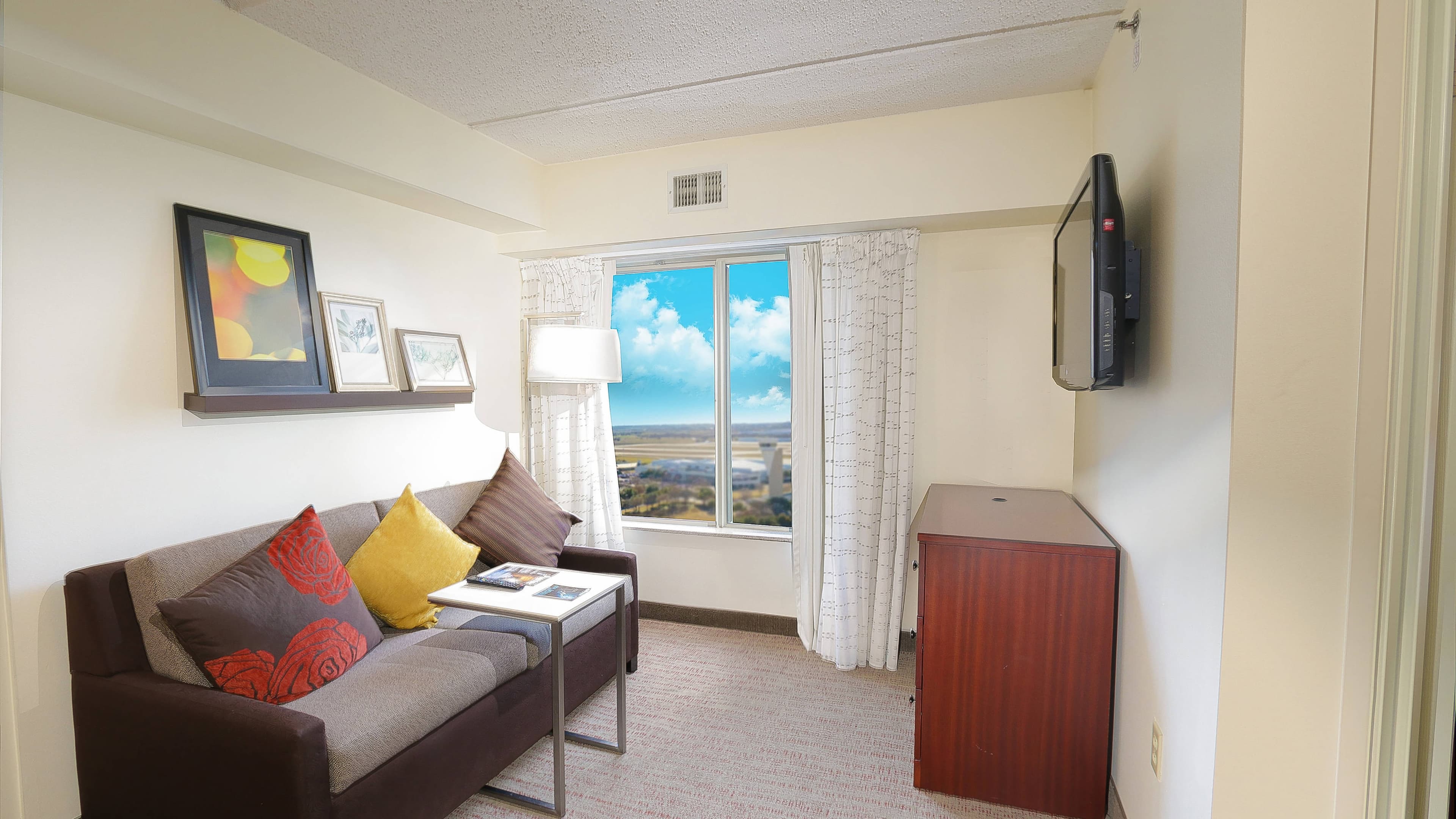 1 Bedroom Suite - Image 1