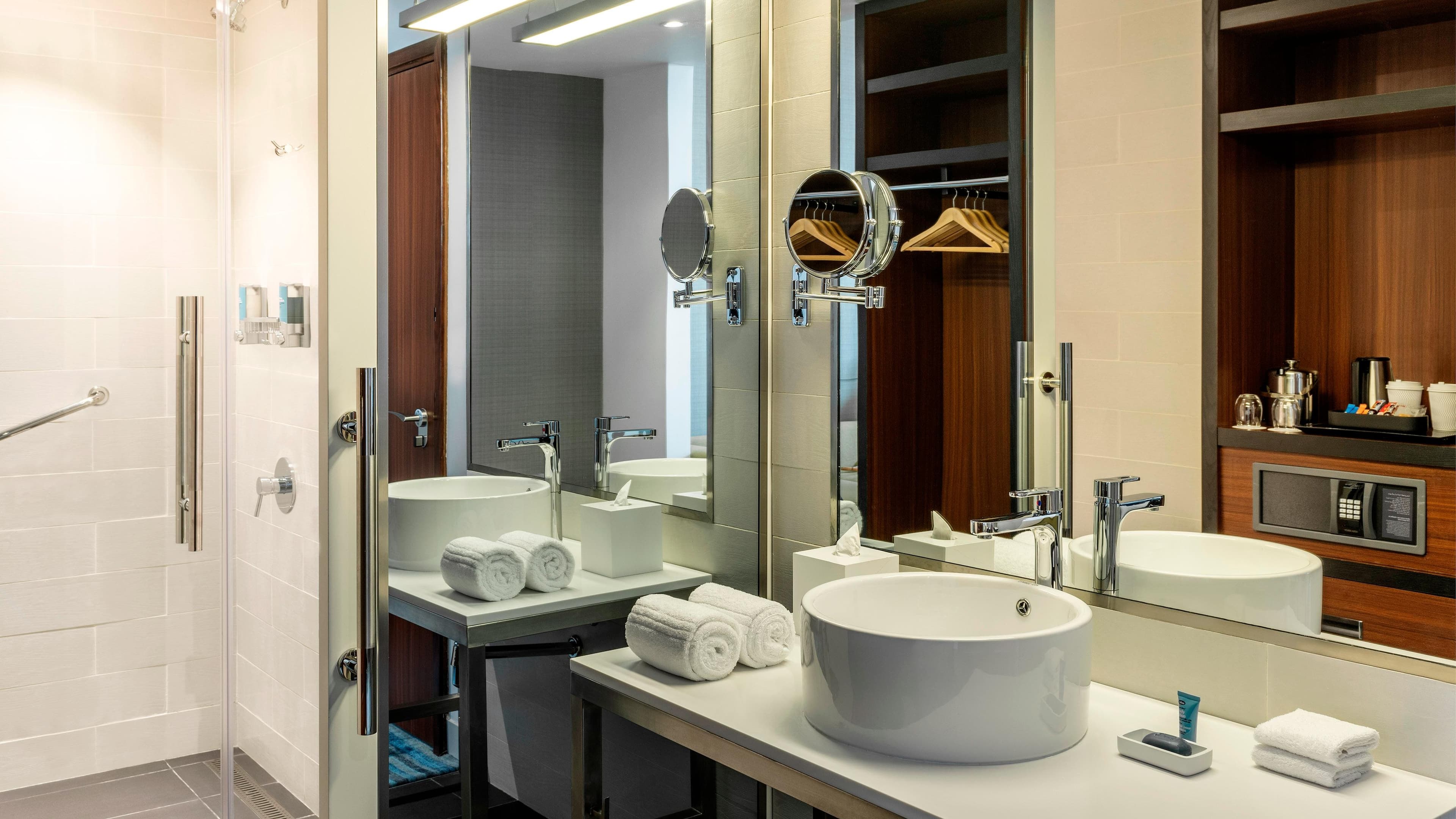 Aloft Room - Image 4