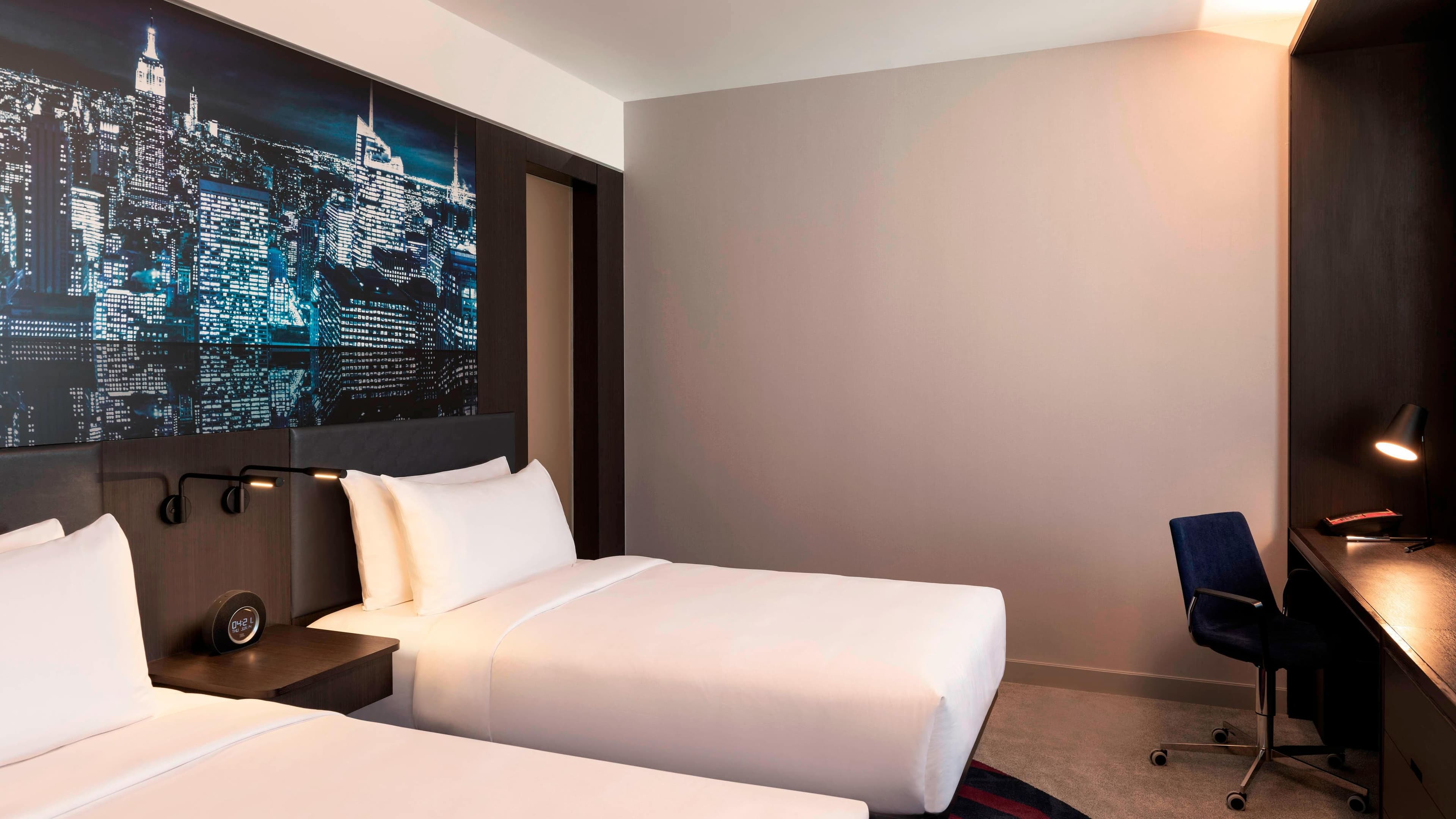 Aloft Room - Image 1
