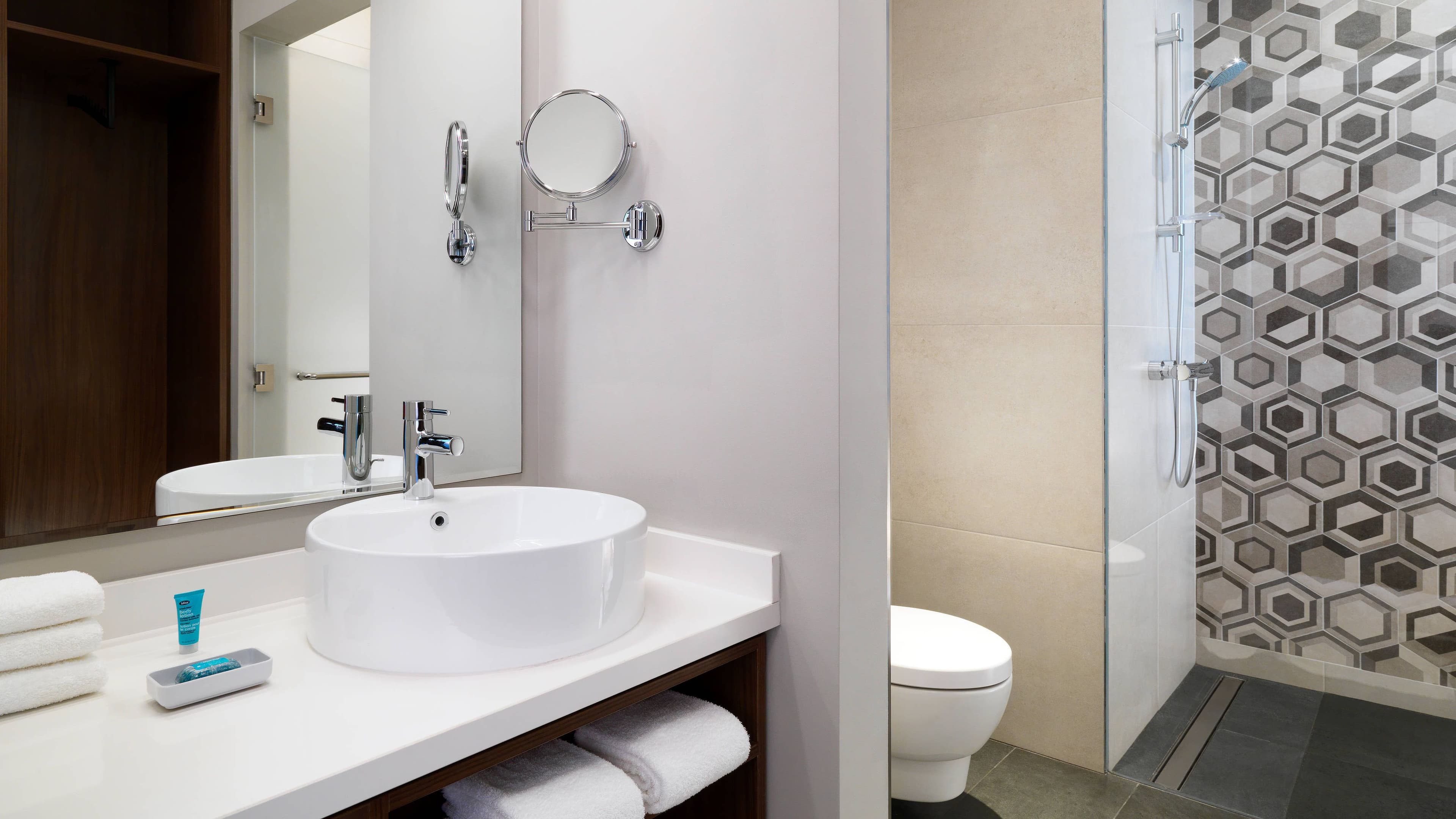 Aloft Room - Image 3