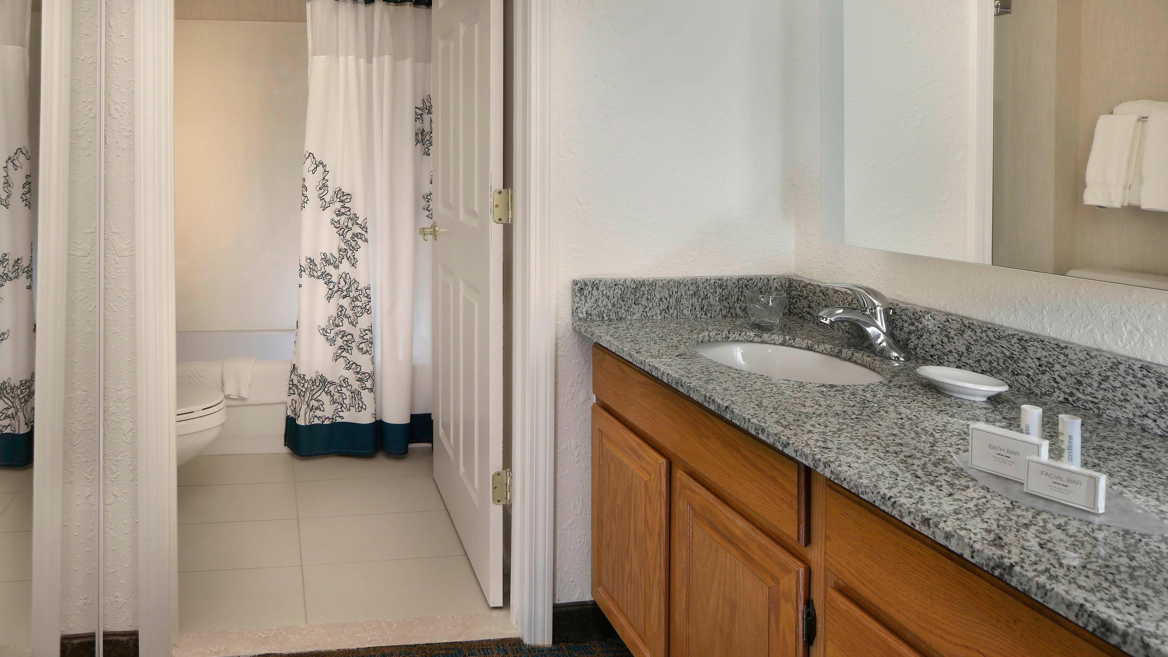 1 Bedroom 2 Room Suite - Image 2