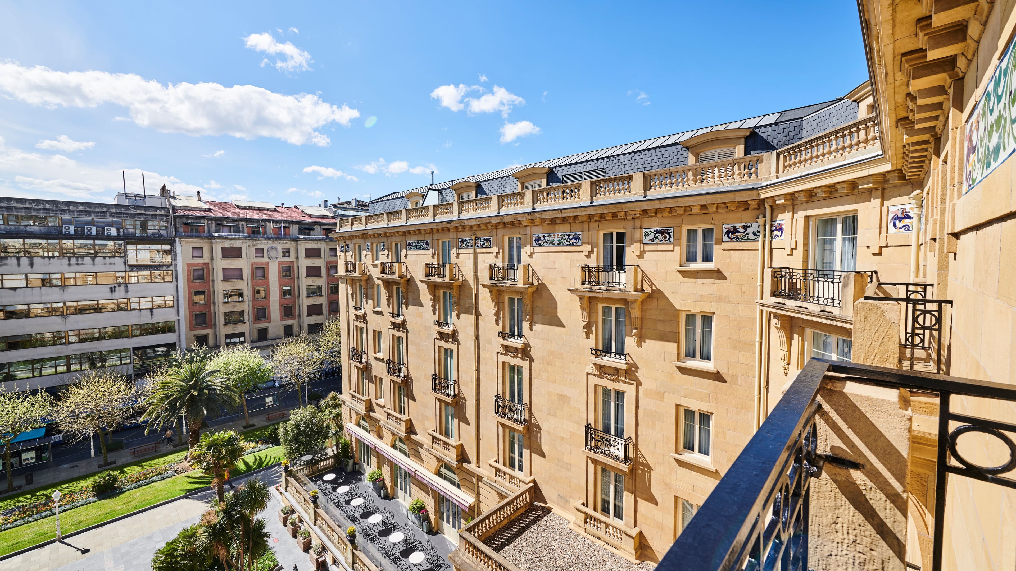 Deluxe room - Image 4