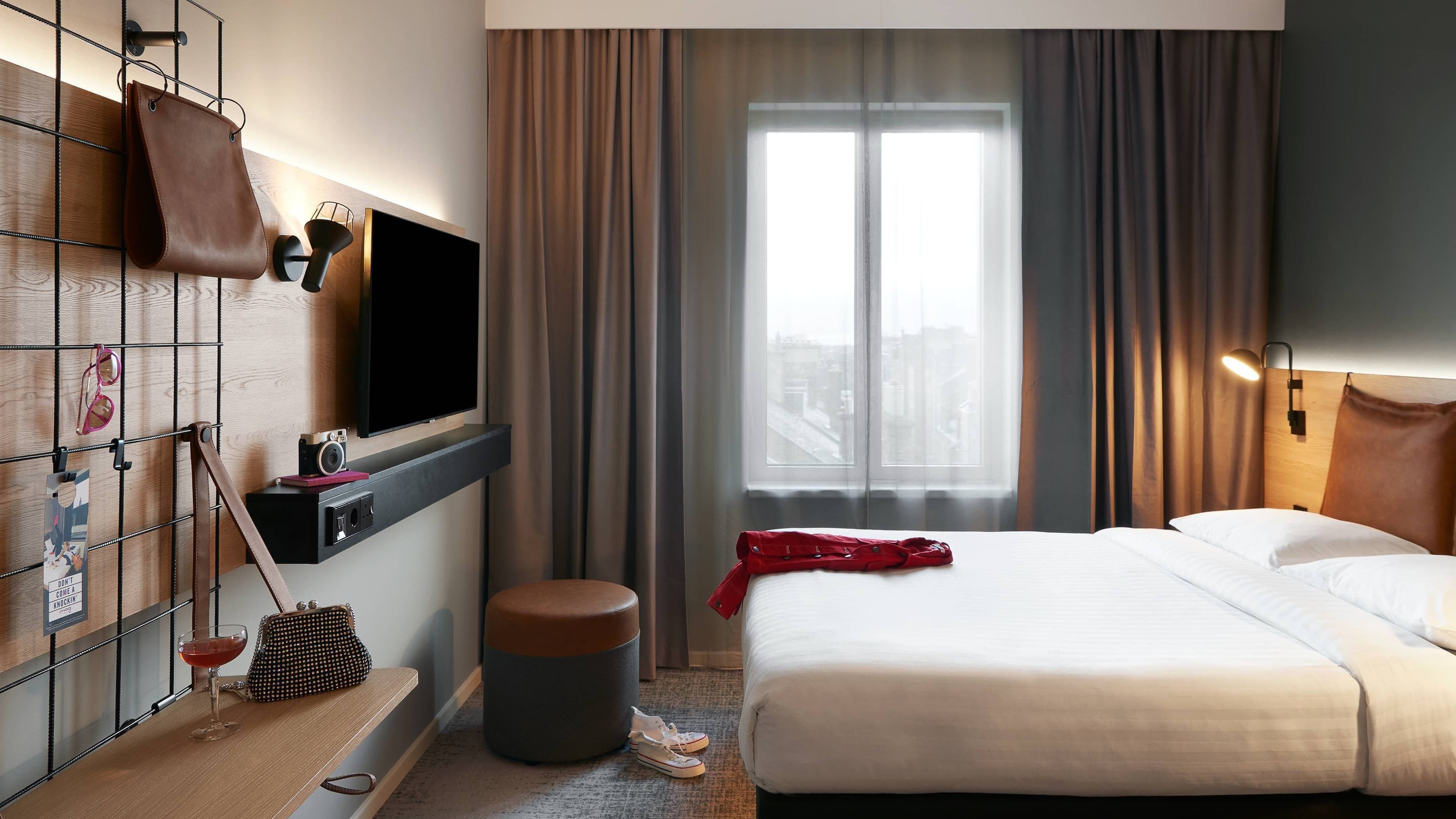 Moxy Queen Sleeper - Image 2