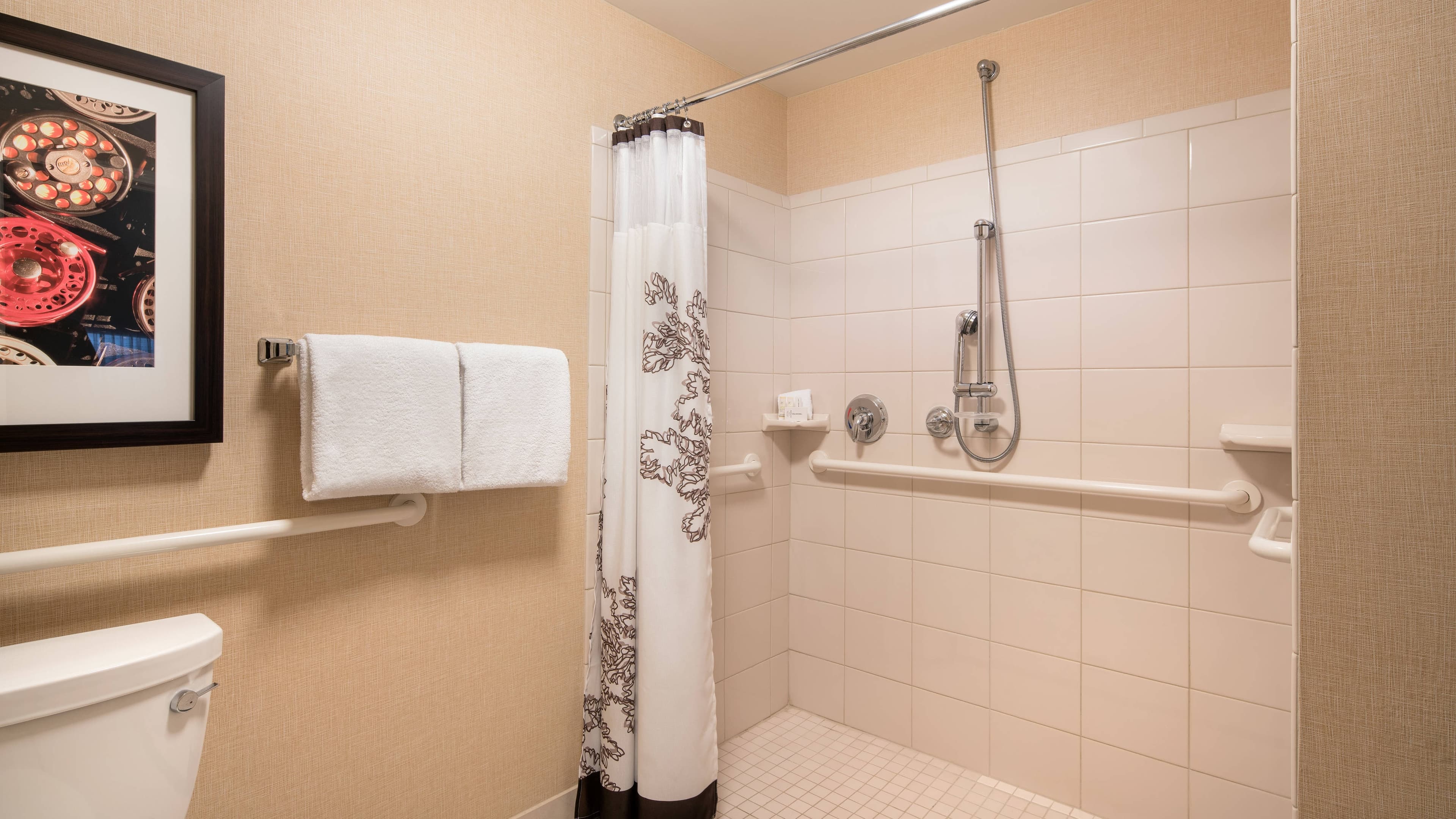 King Studio Guest Room - Image 6