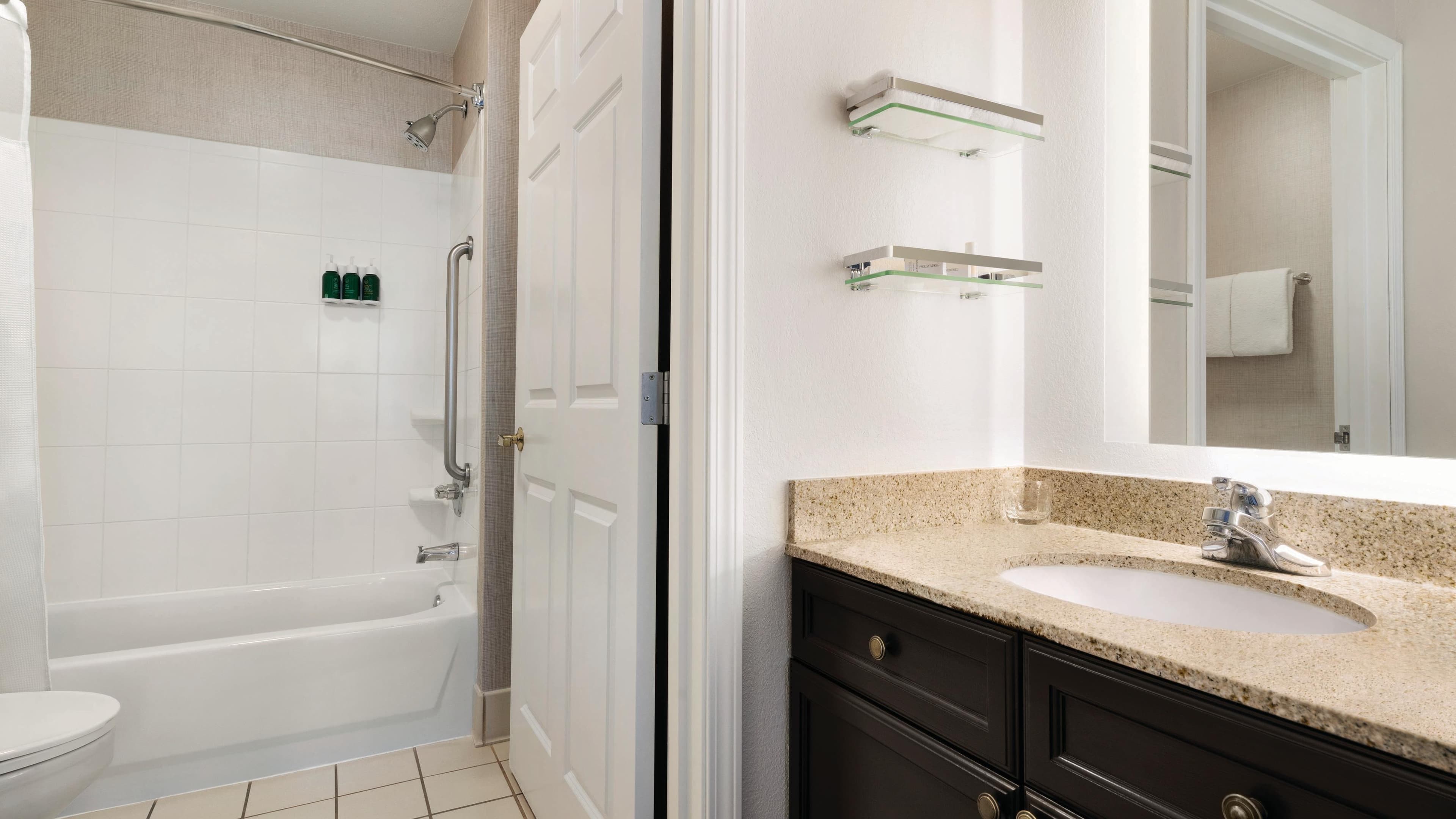 1 Bedroom Suite - Image 5