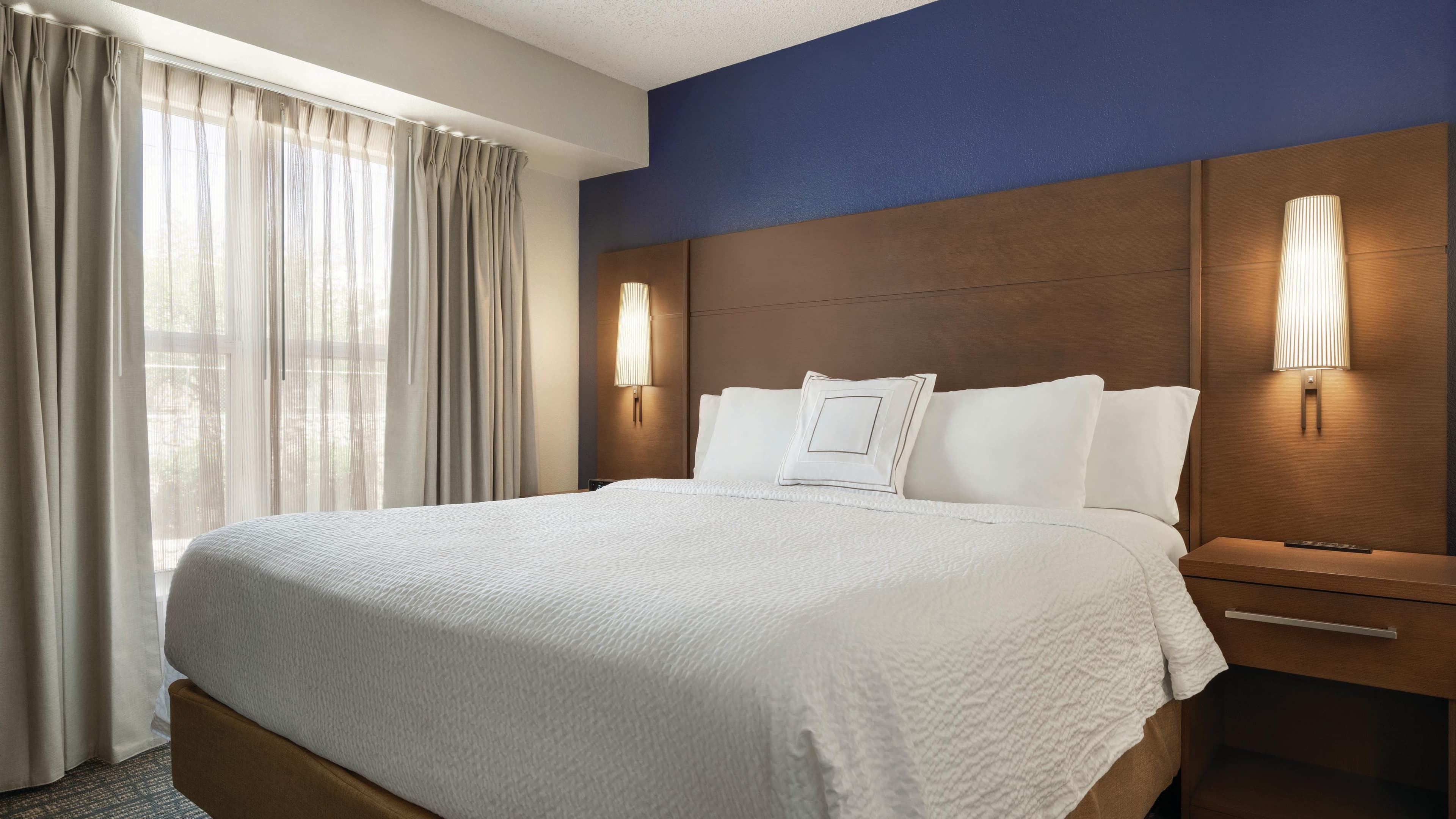 1 Bedroom Suite - Image 2