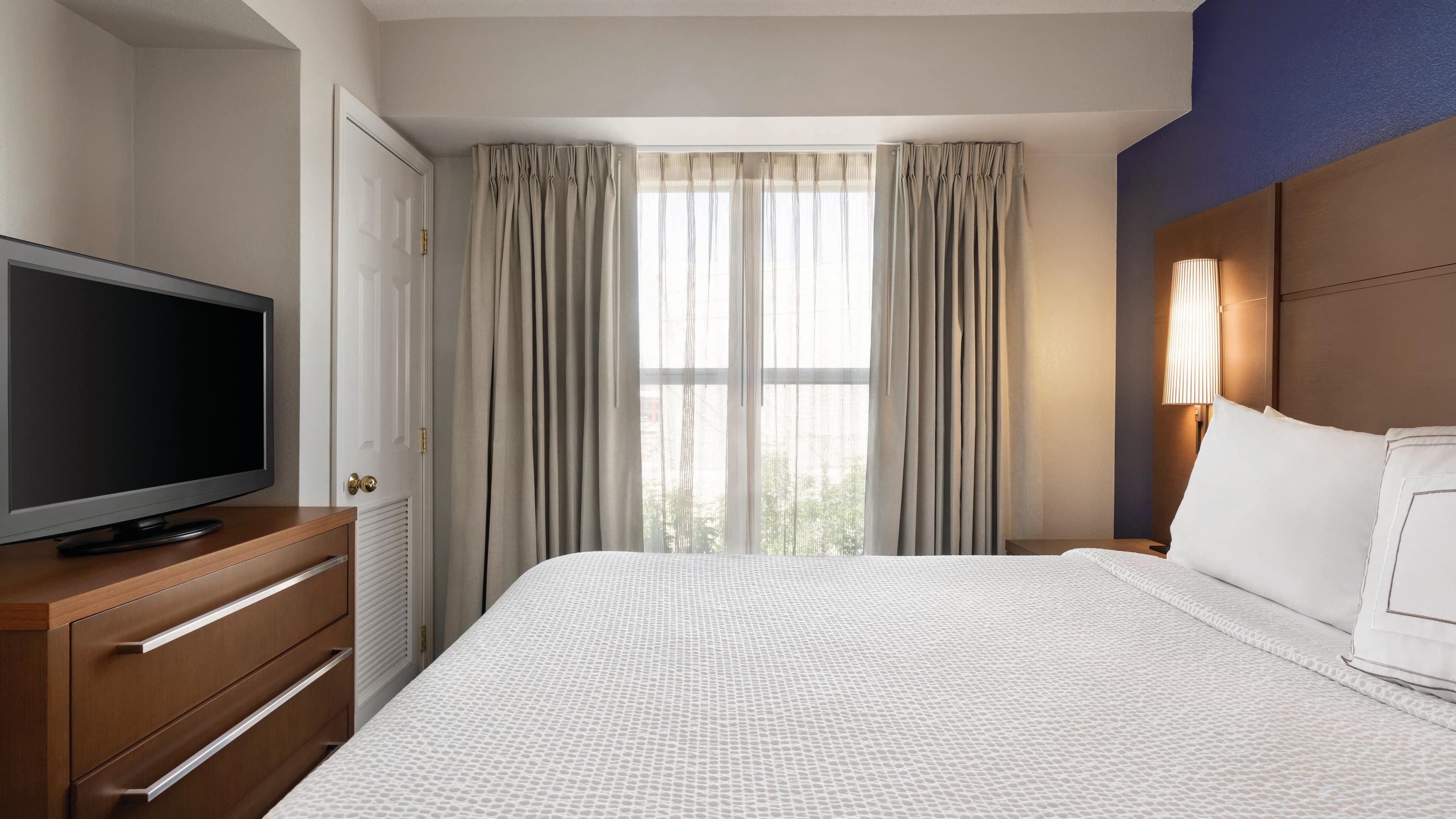 1 Bedroom Suite - Image 3