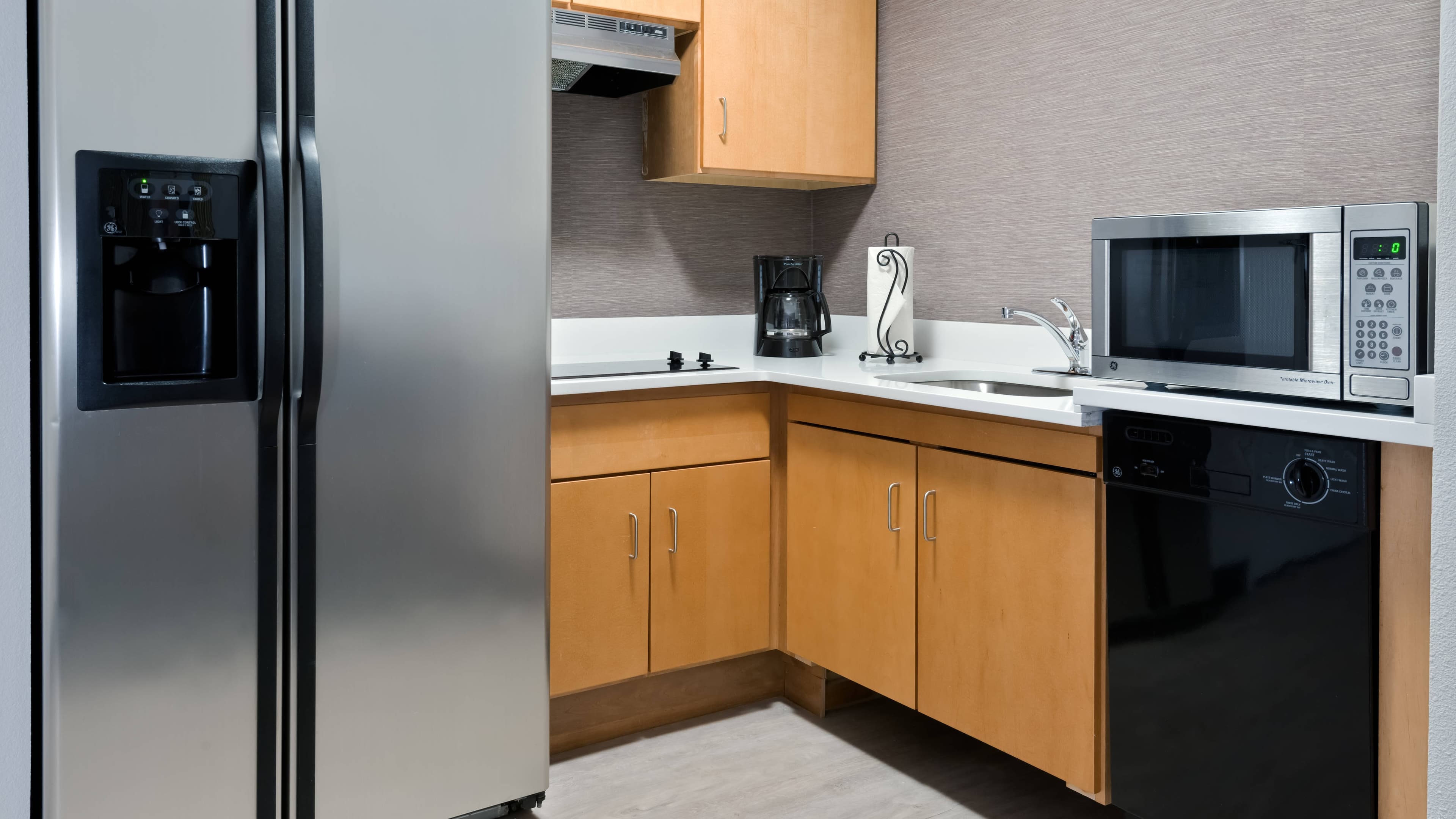 1 Bedroom 2 room Suite - Image 6