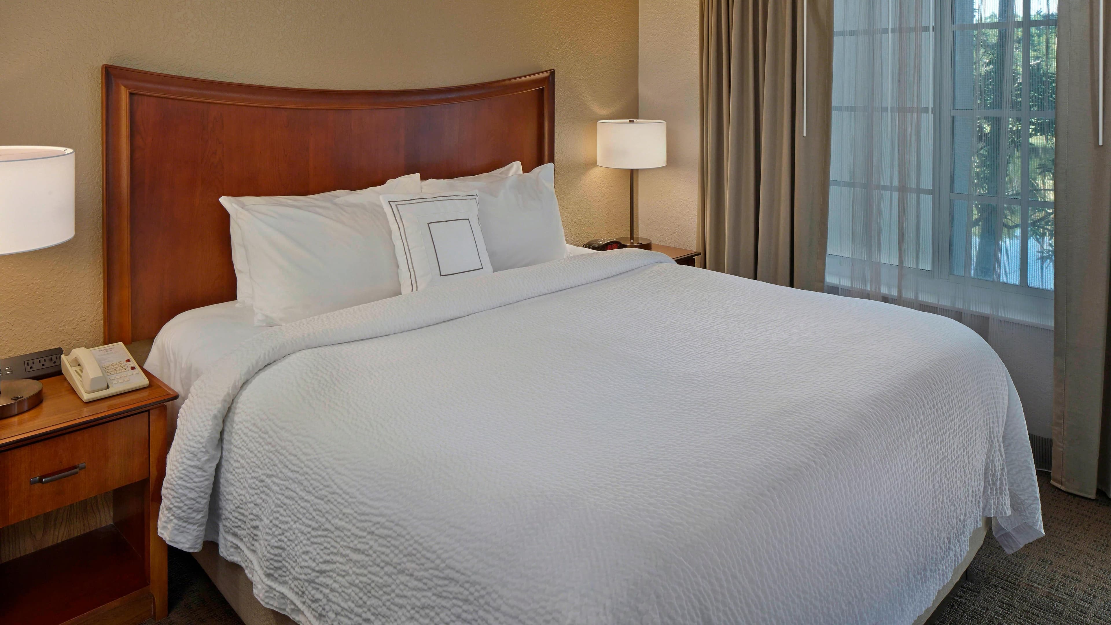 1 Bedroom Suite - Image 2