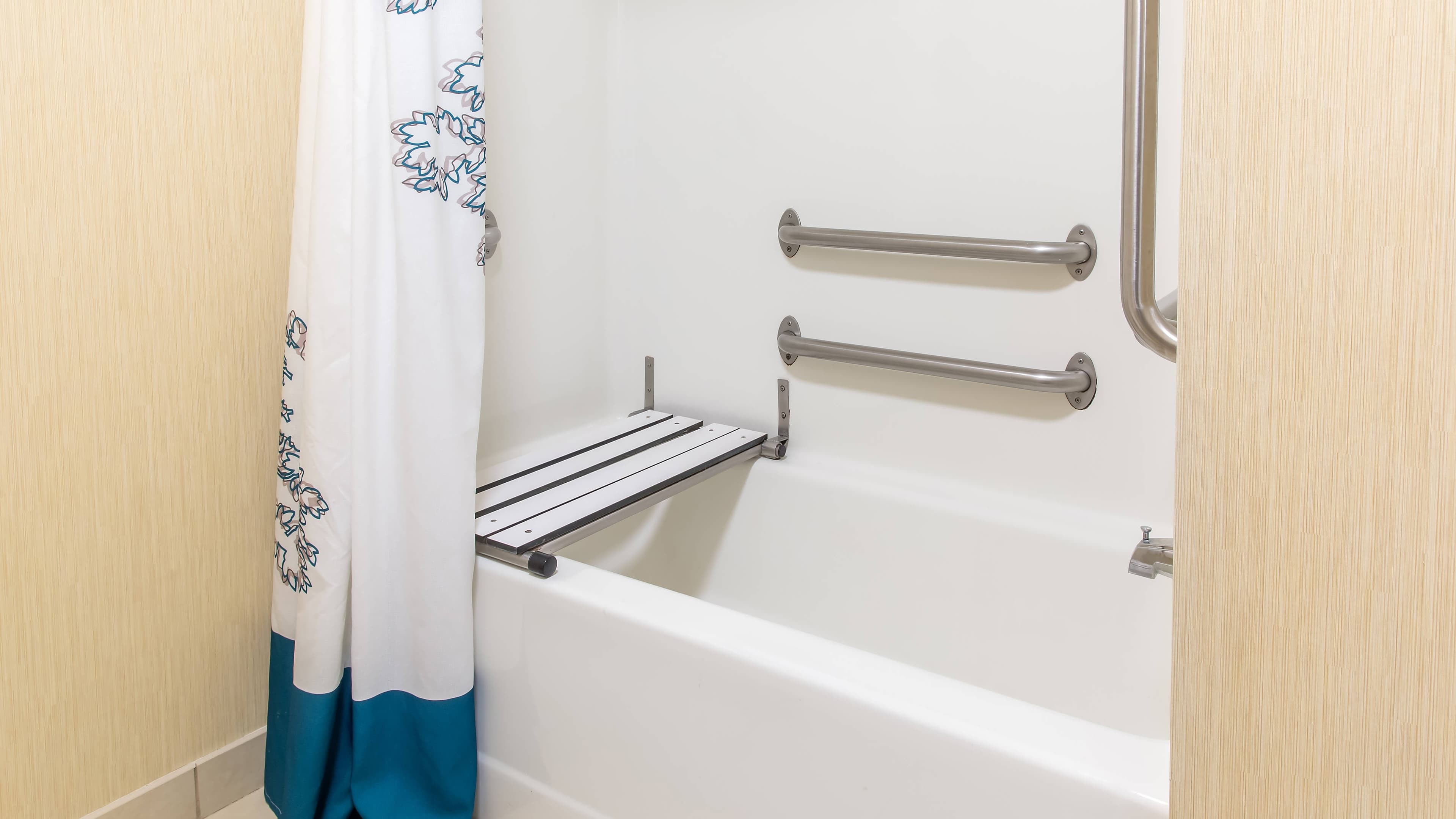 1 Bedroom Suite - Image 9