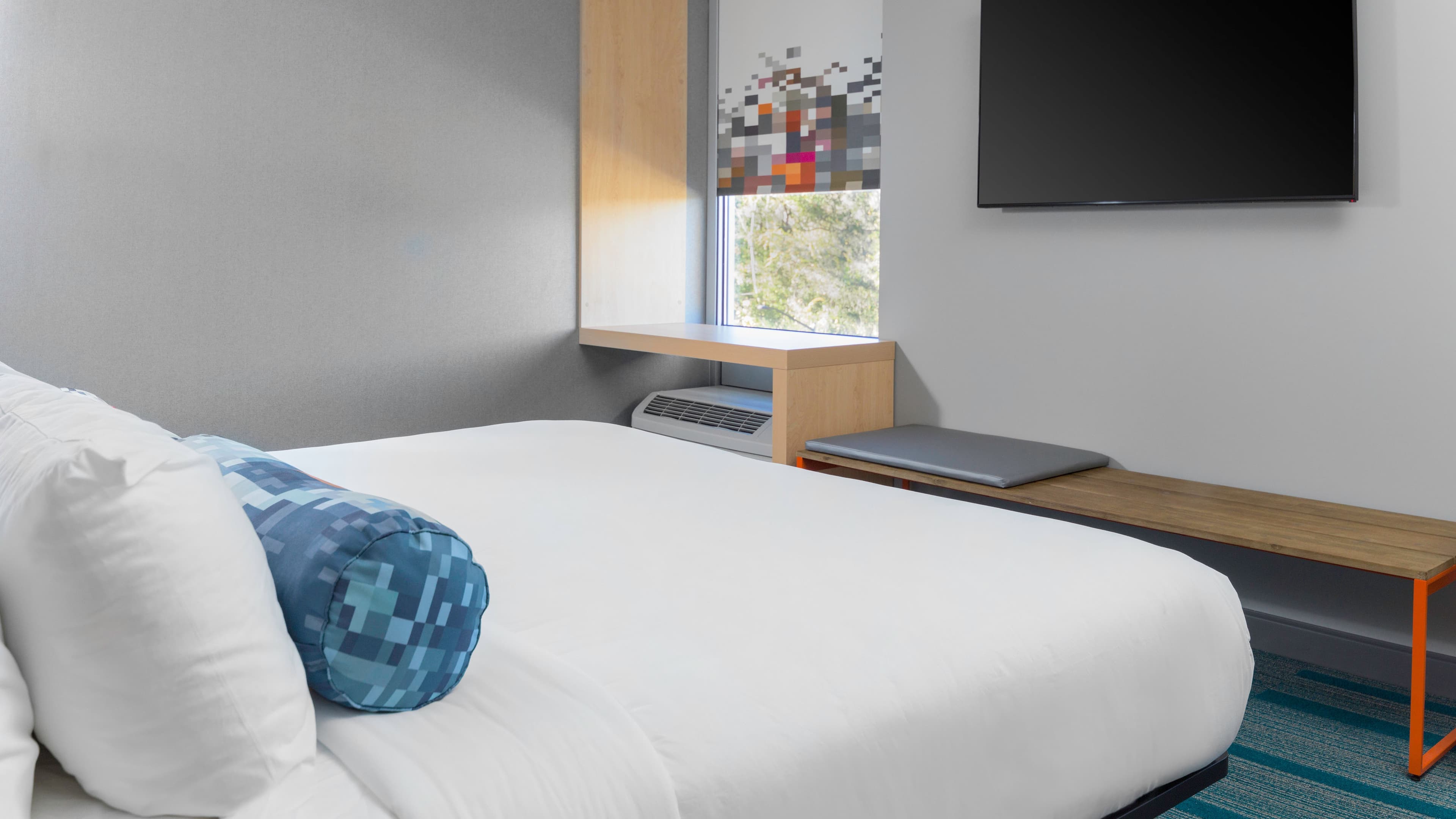 Aloft Room - Image 2