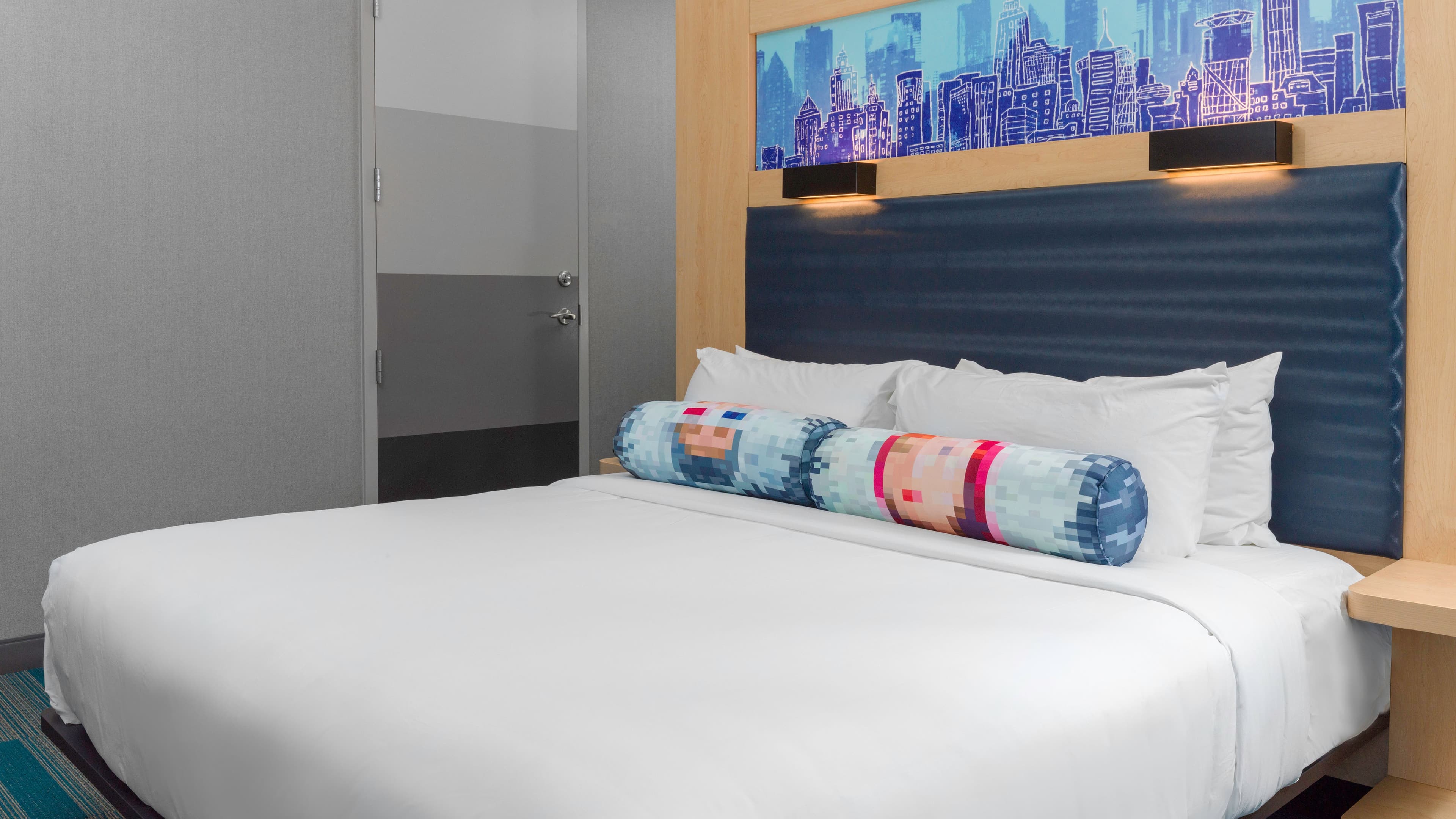 Aloft Room - Image 1