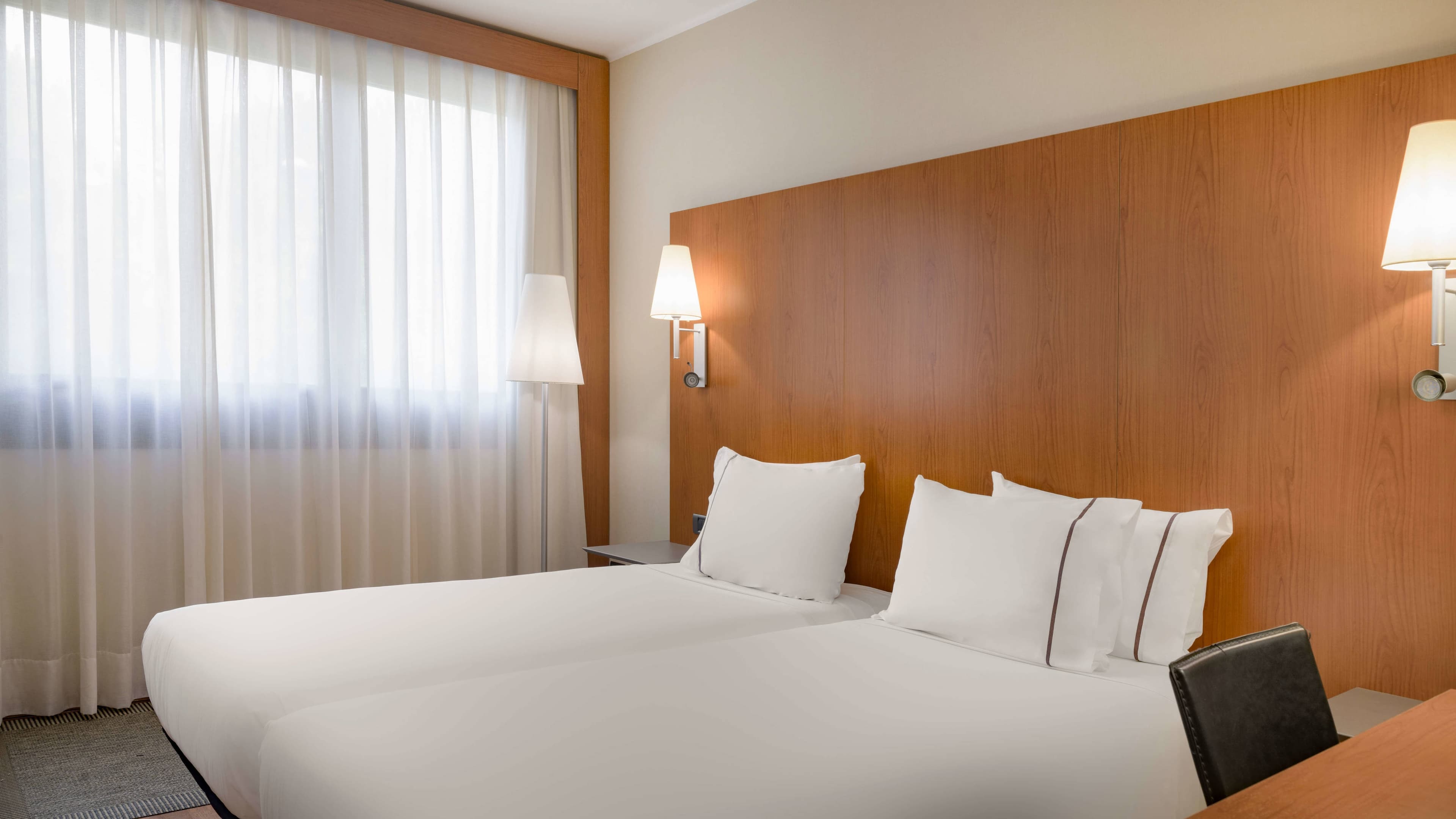 Standard Twin - Image 2