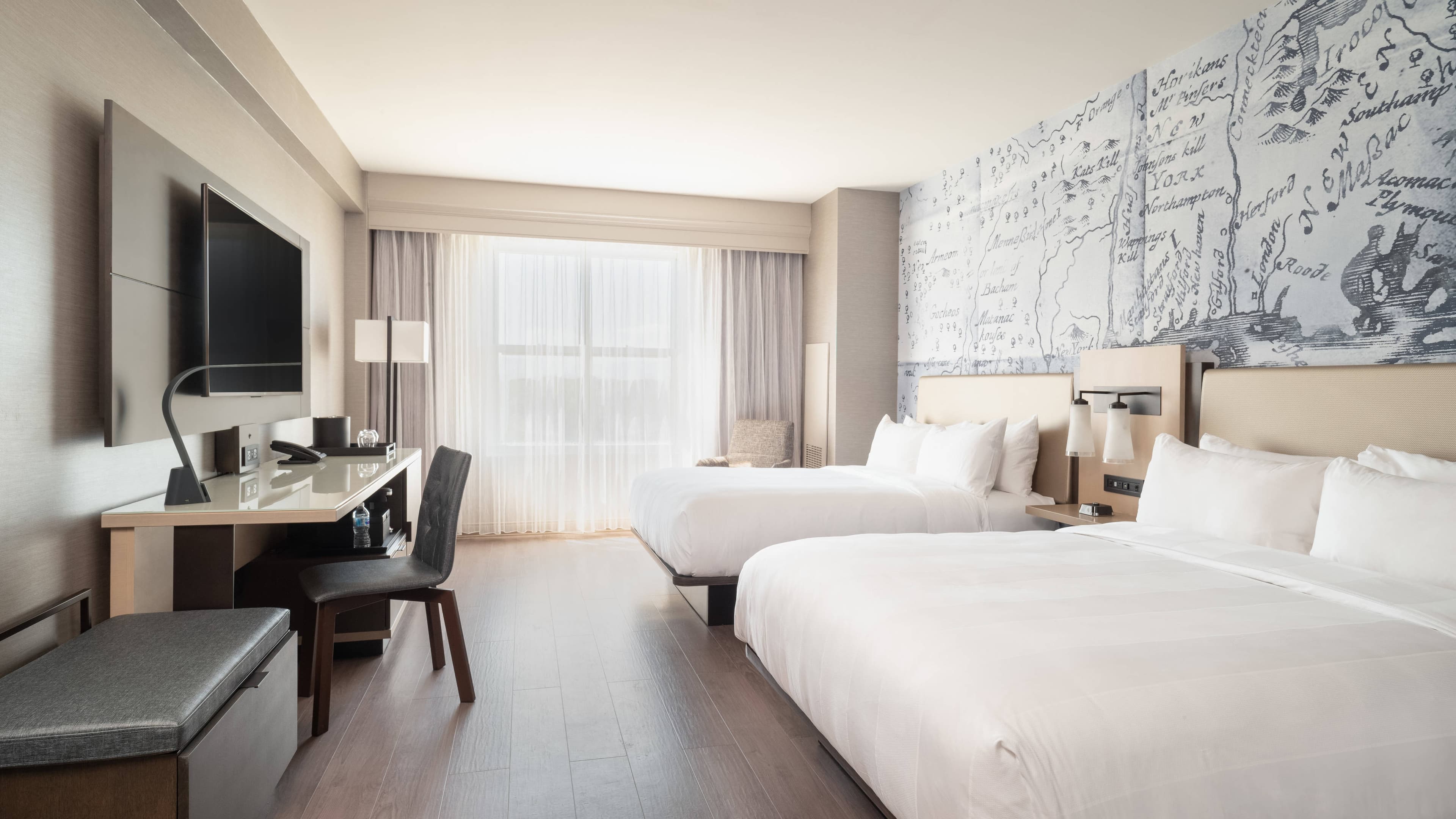 2 Queen(s) - Image 1