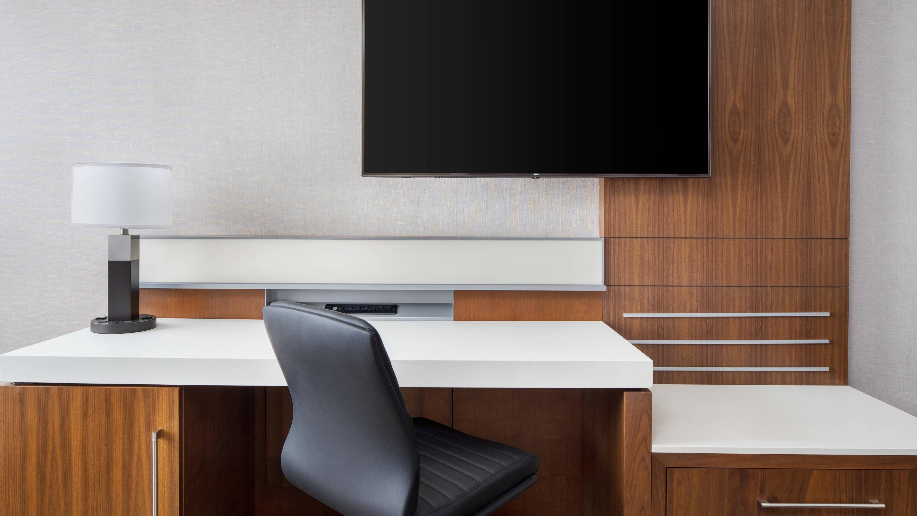 Standard King Bed Room - Image 4