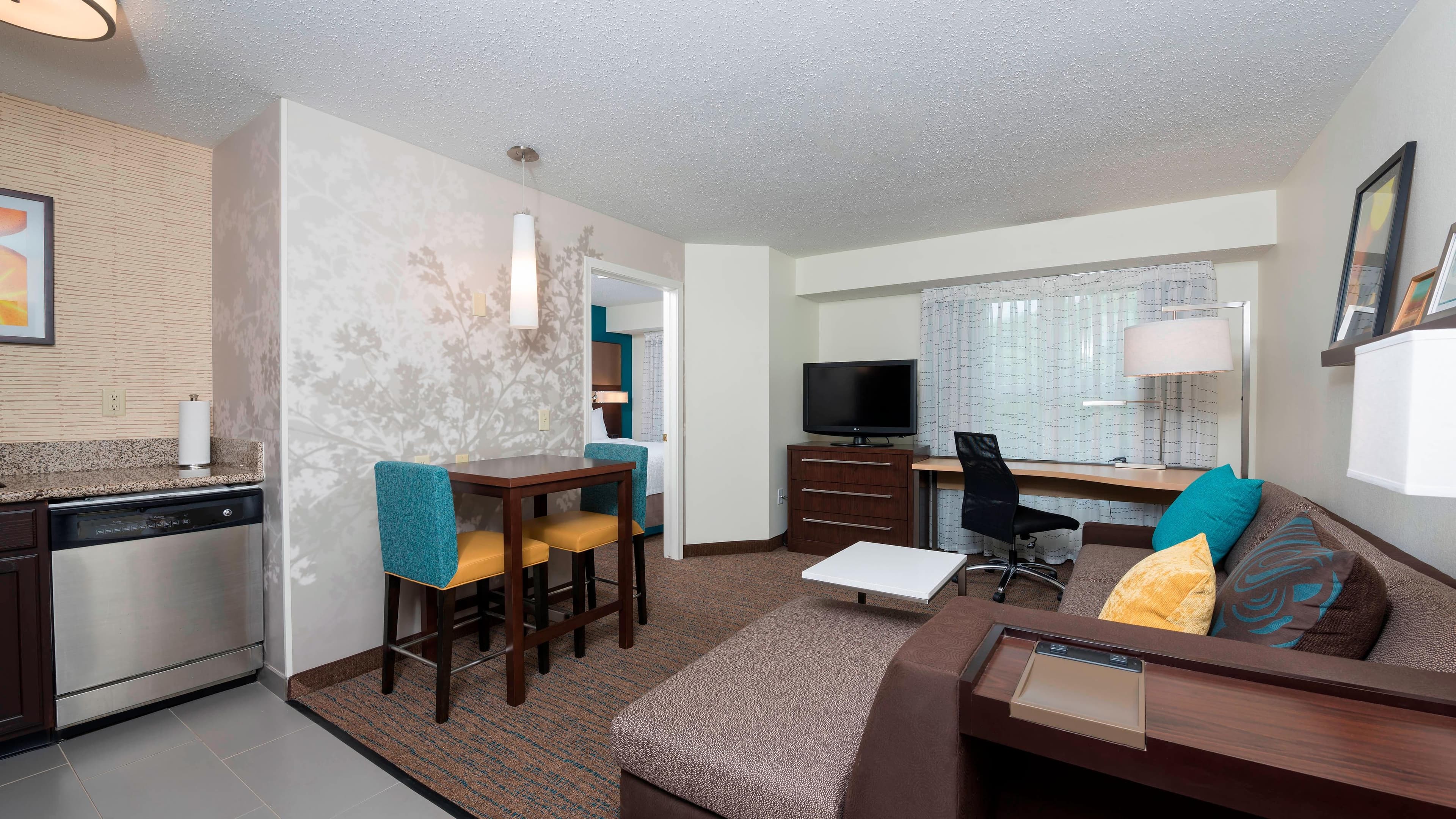 One Bedroom Suite - Image 1