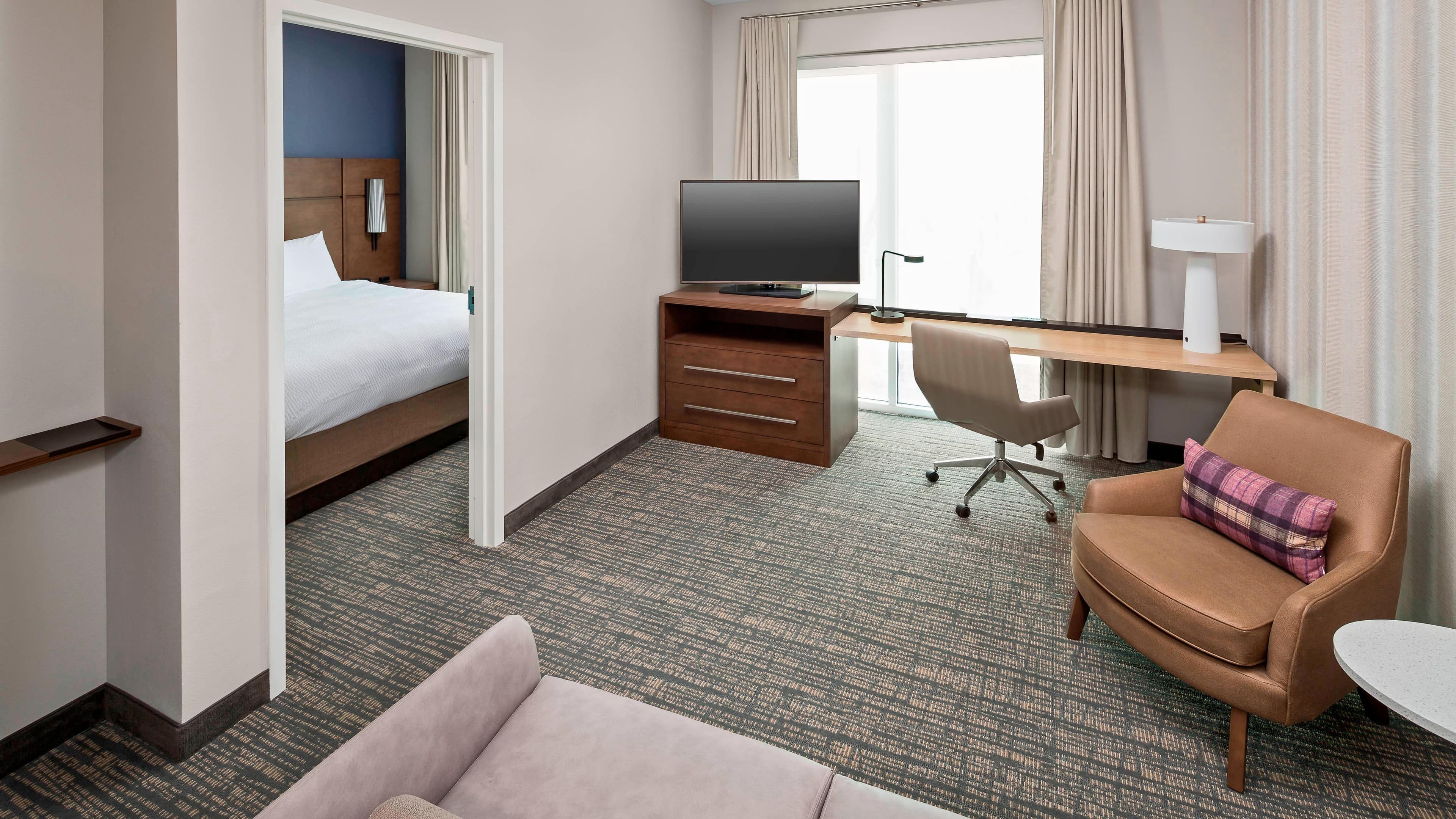 1 Bedroom Family Suite - Image 1