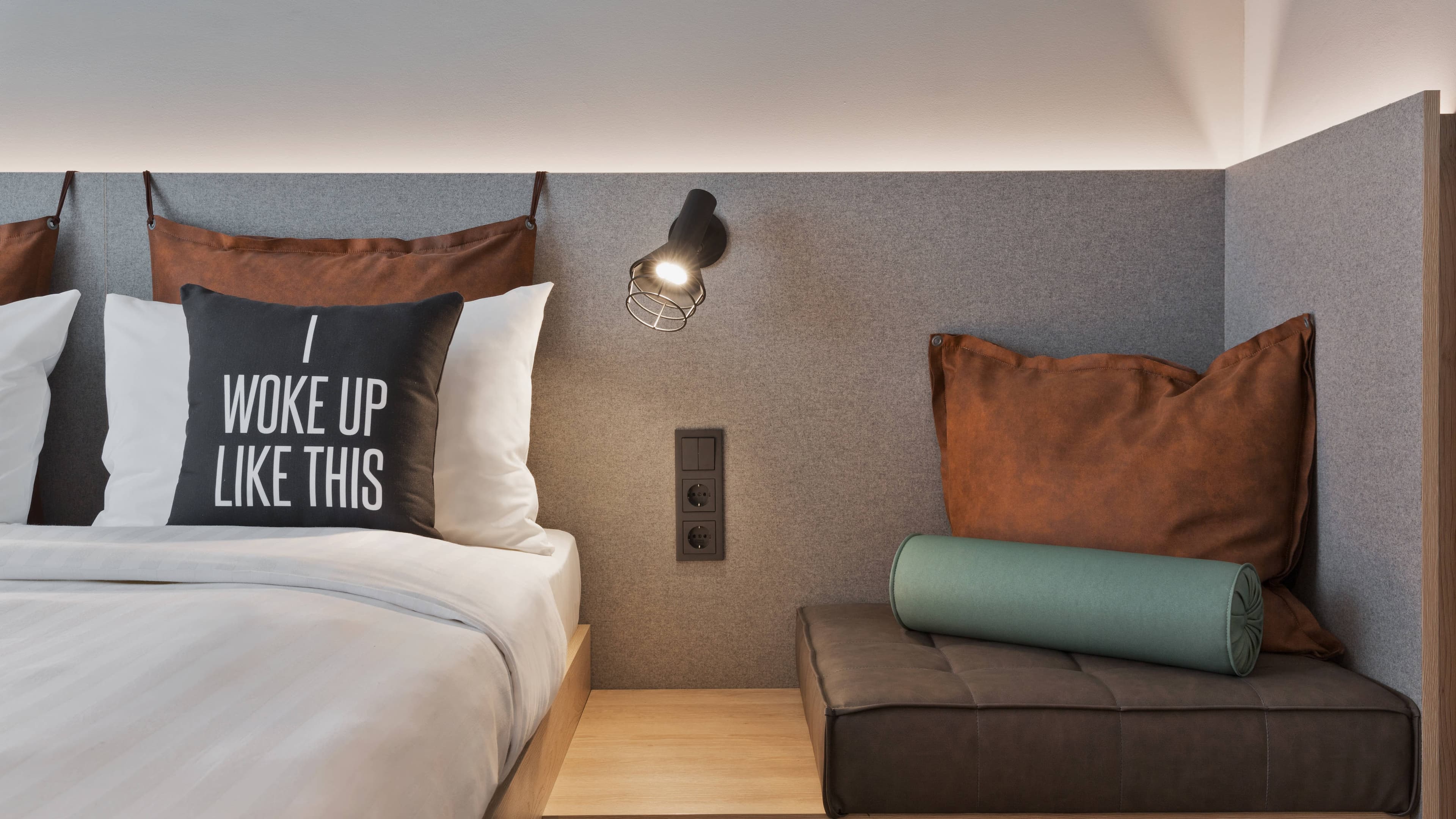 Moxy Sleeper Queen - Image 5