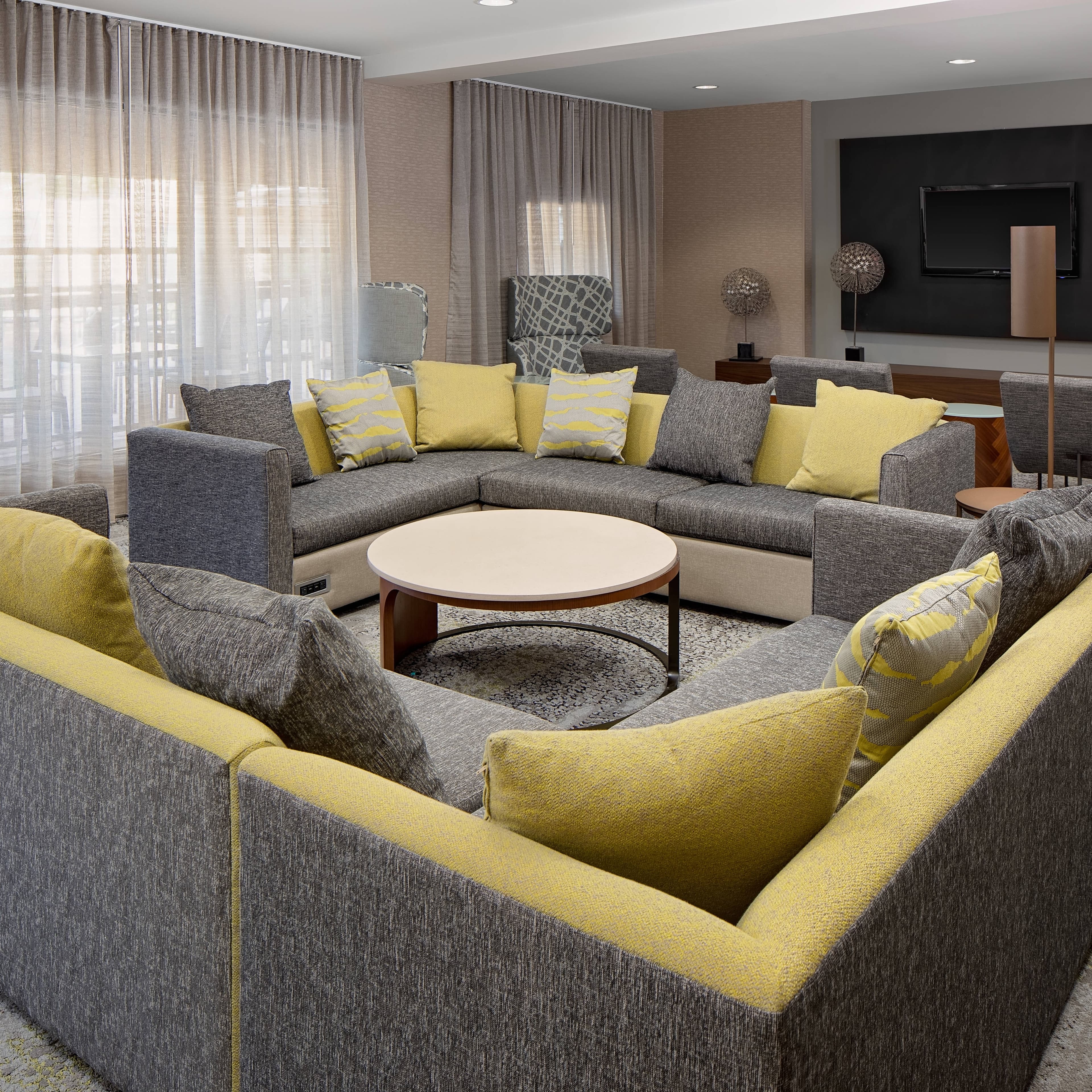 Courtyard Houston Rice University