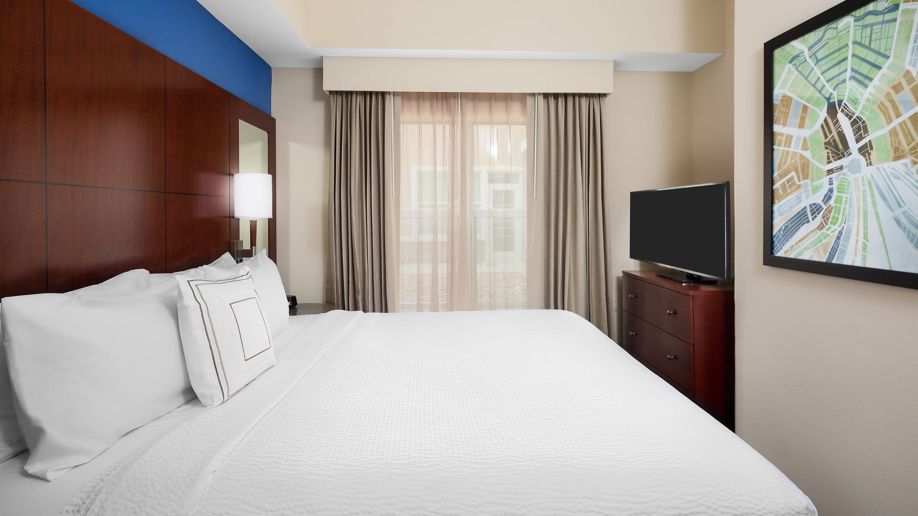 1 Bedroom Suite - Image 1