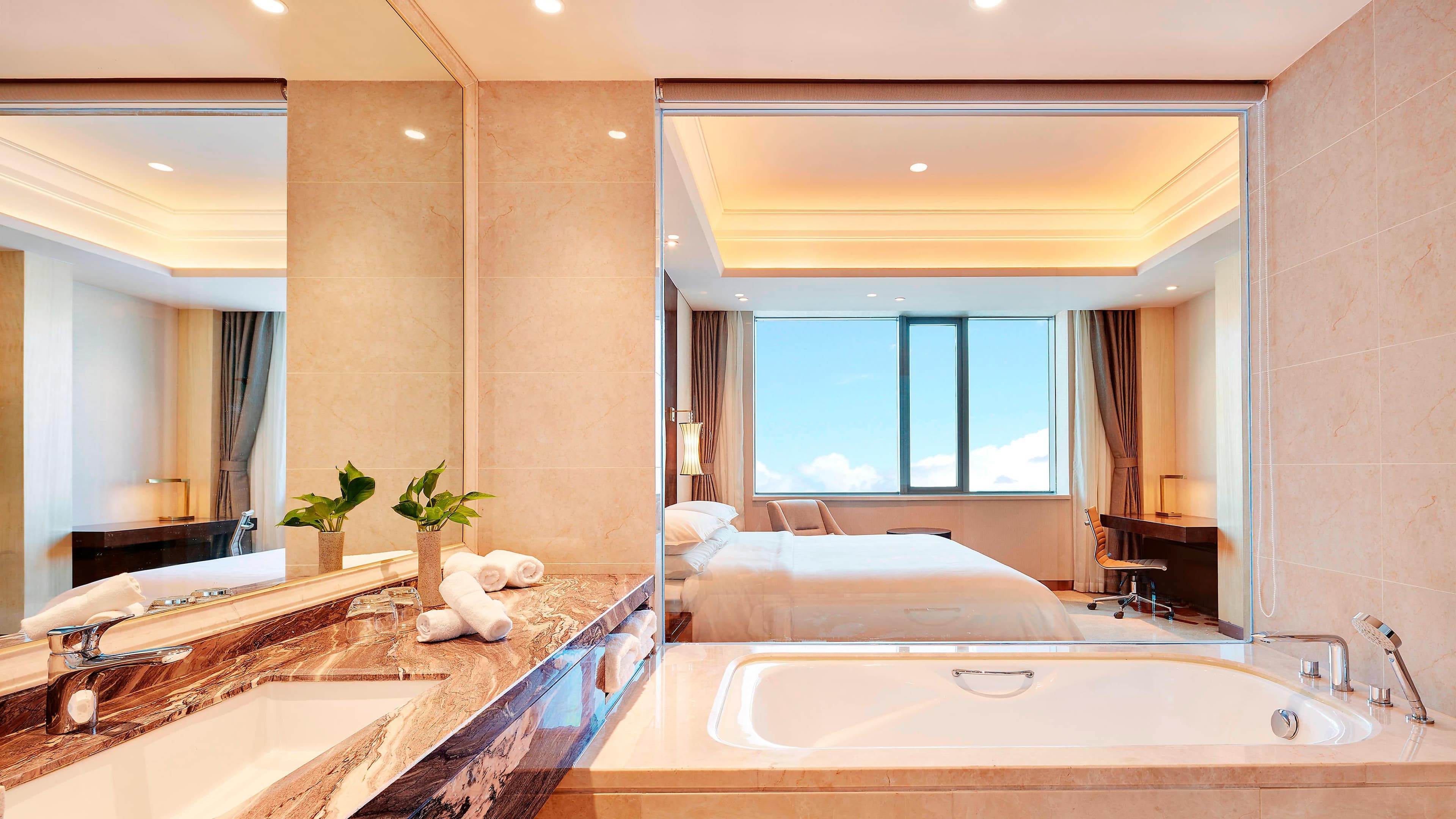 Deluxe Guest room - Image 2