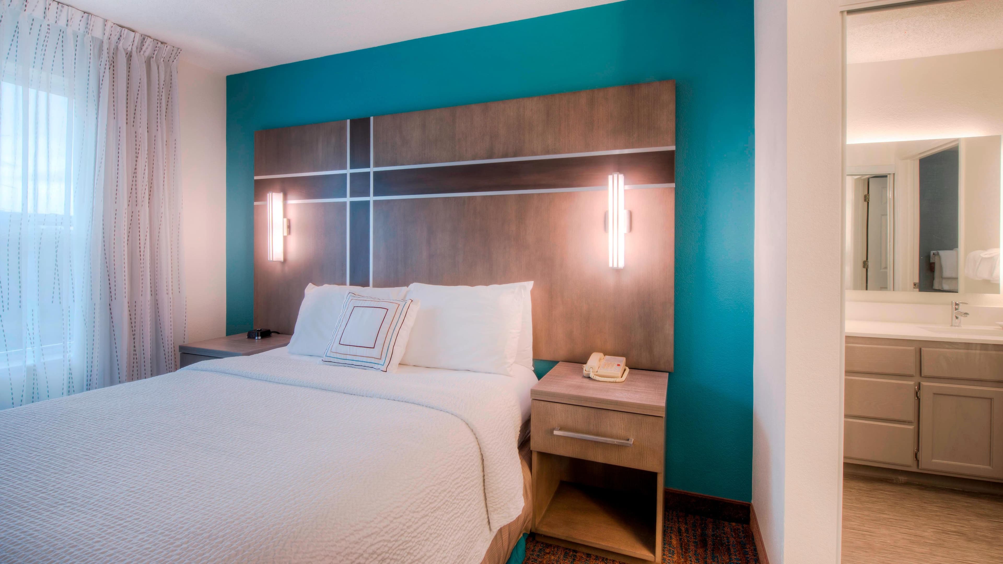 1 Bedroom Suite - Image 3