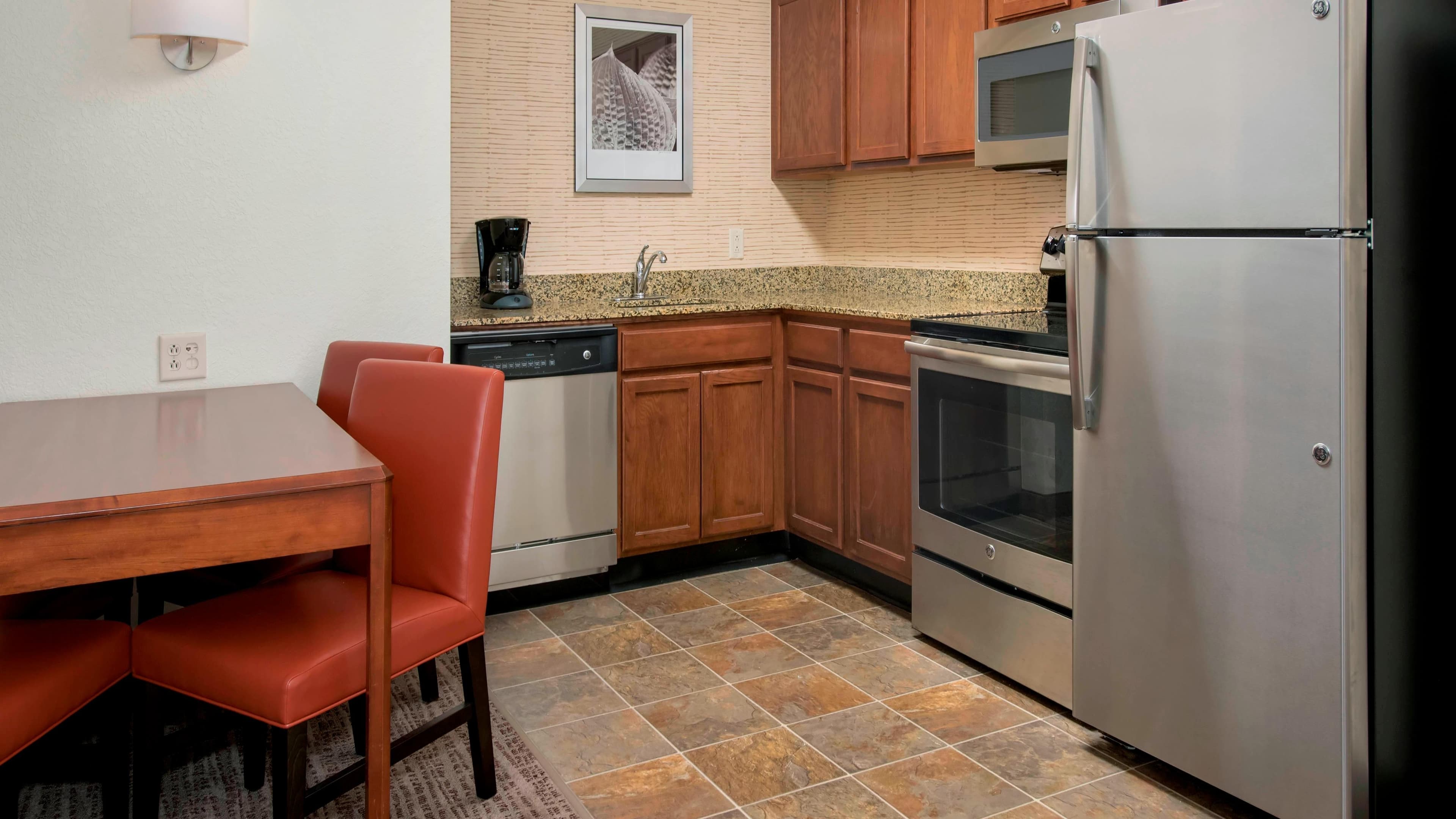 1 Bedroom Suite - Image 2