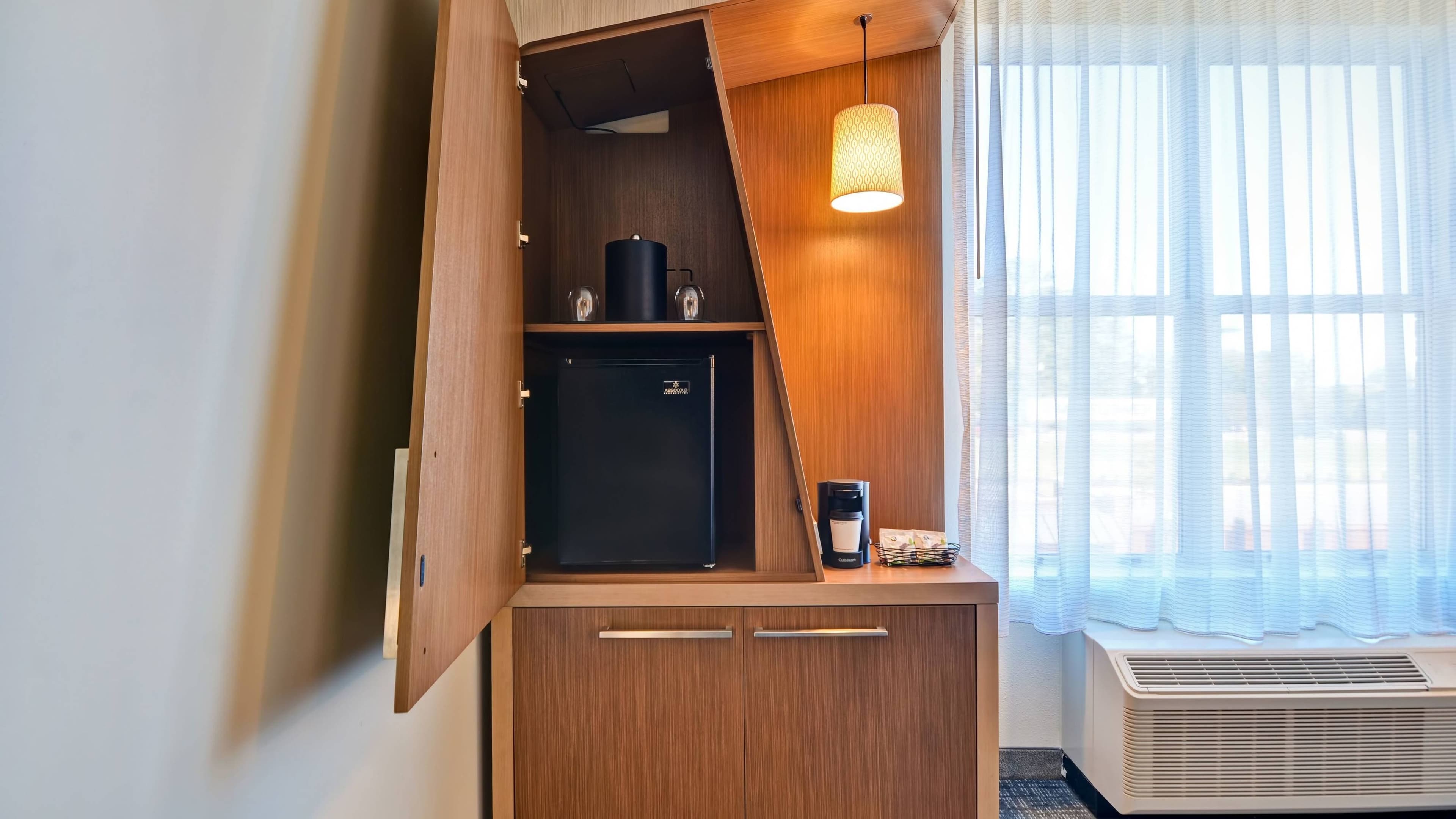 Guest Room - Image 5