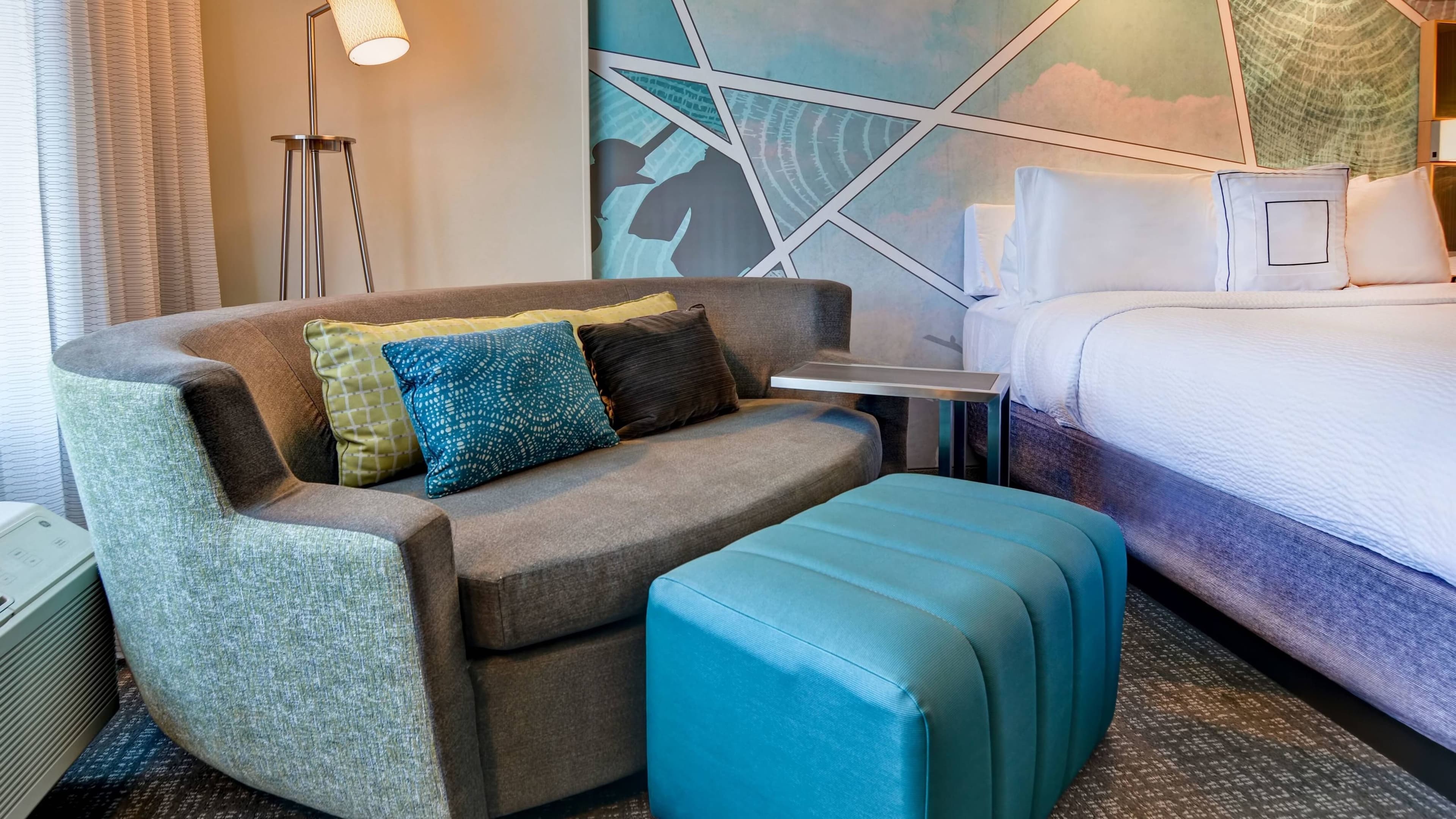 Guest Room - Image 3