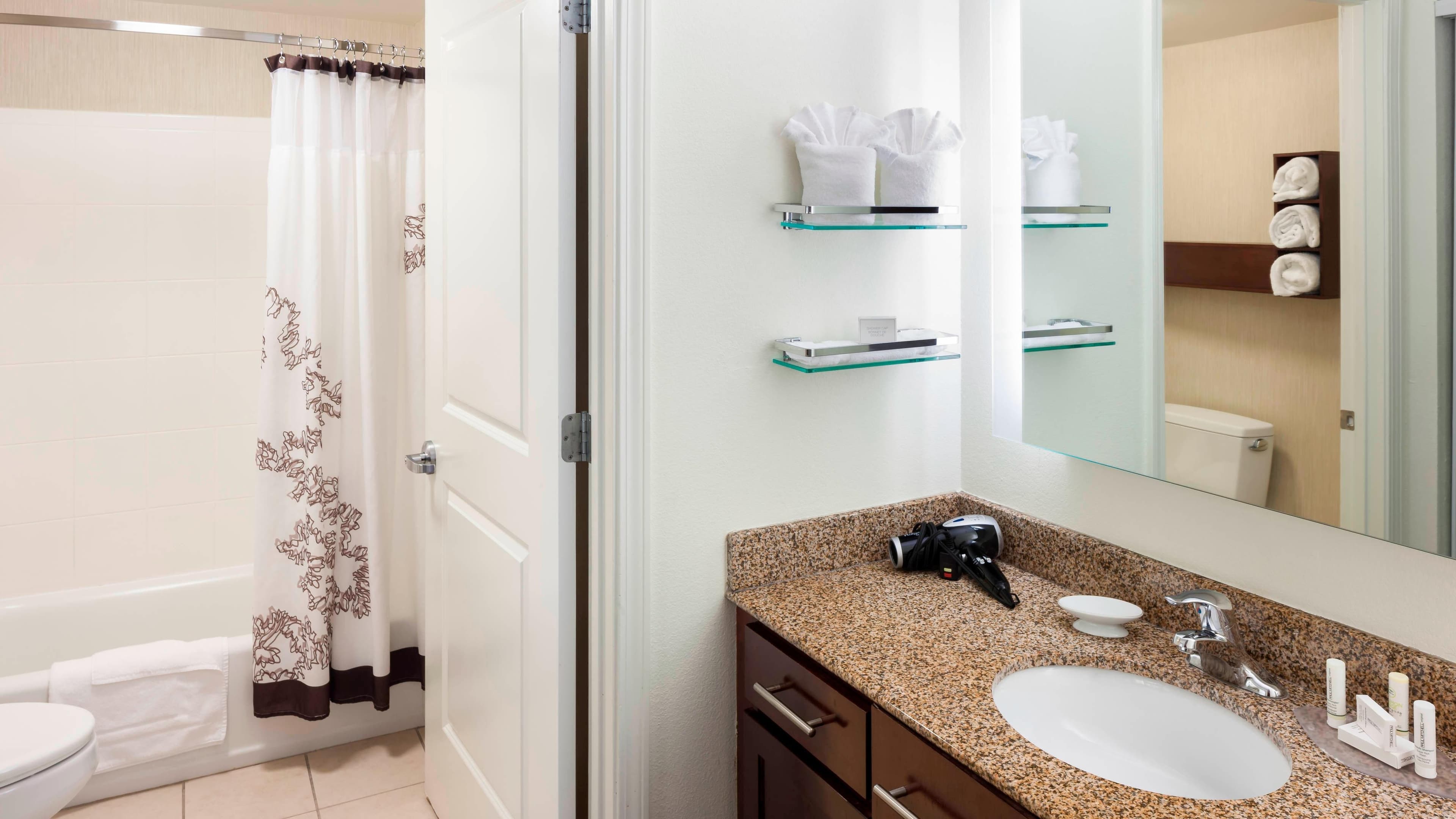 1 Bedroom Suite - Image 5