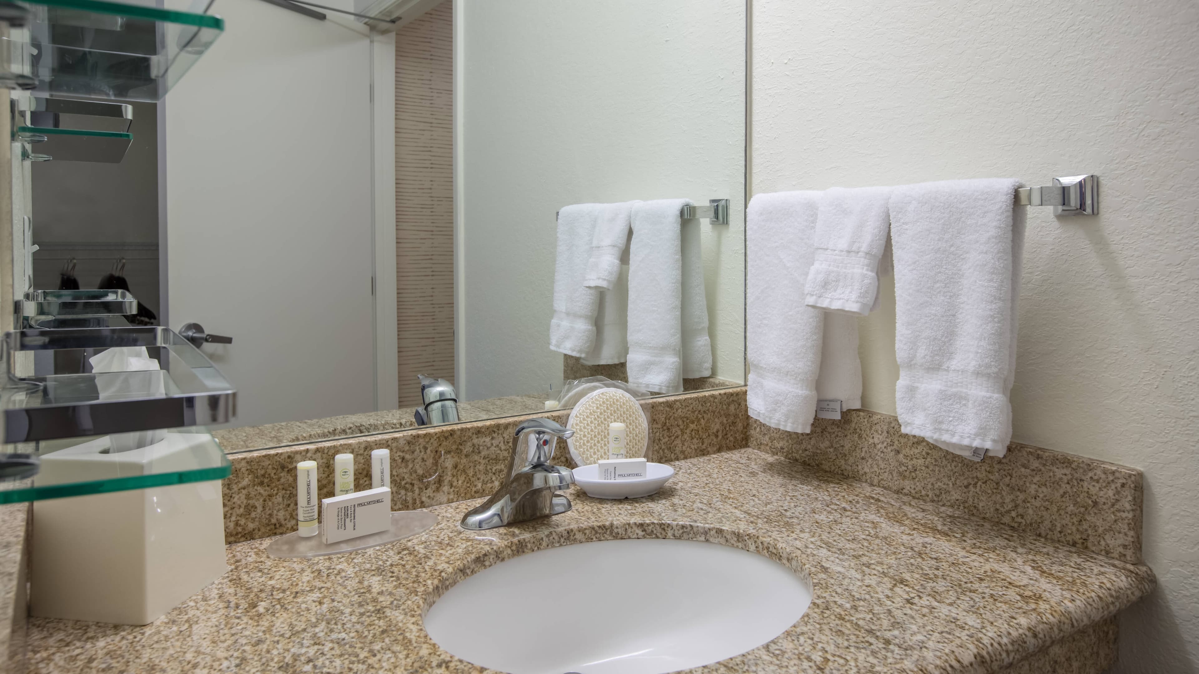 1 Bedroom Suite - Image 9