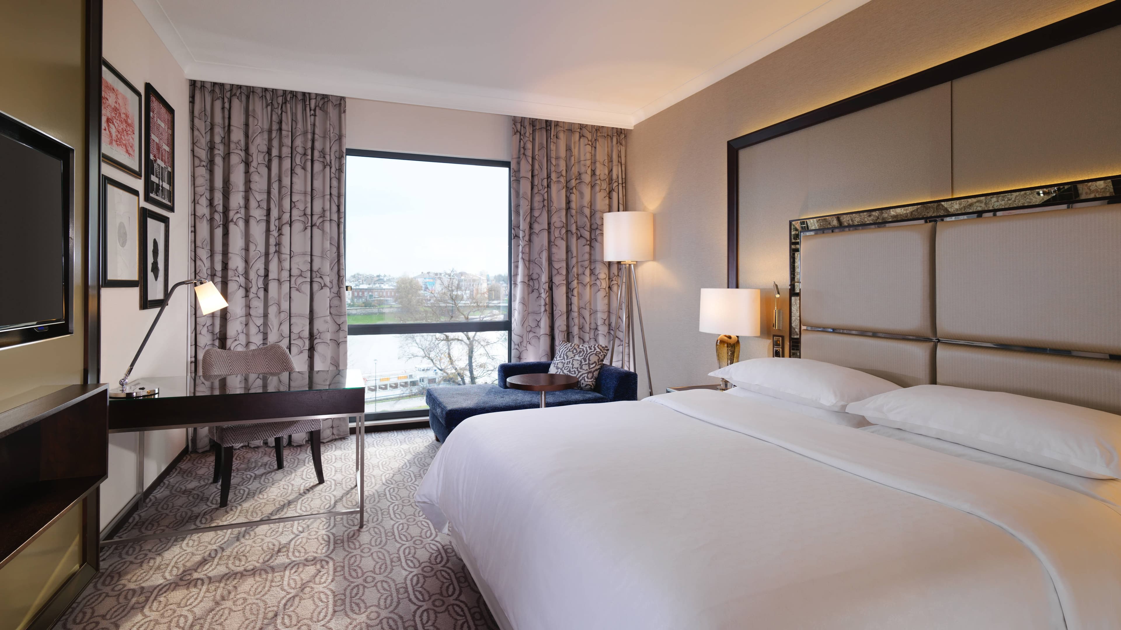 Grand Deluxe - Image 1