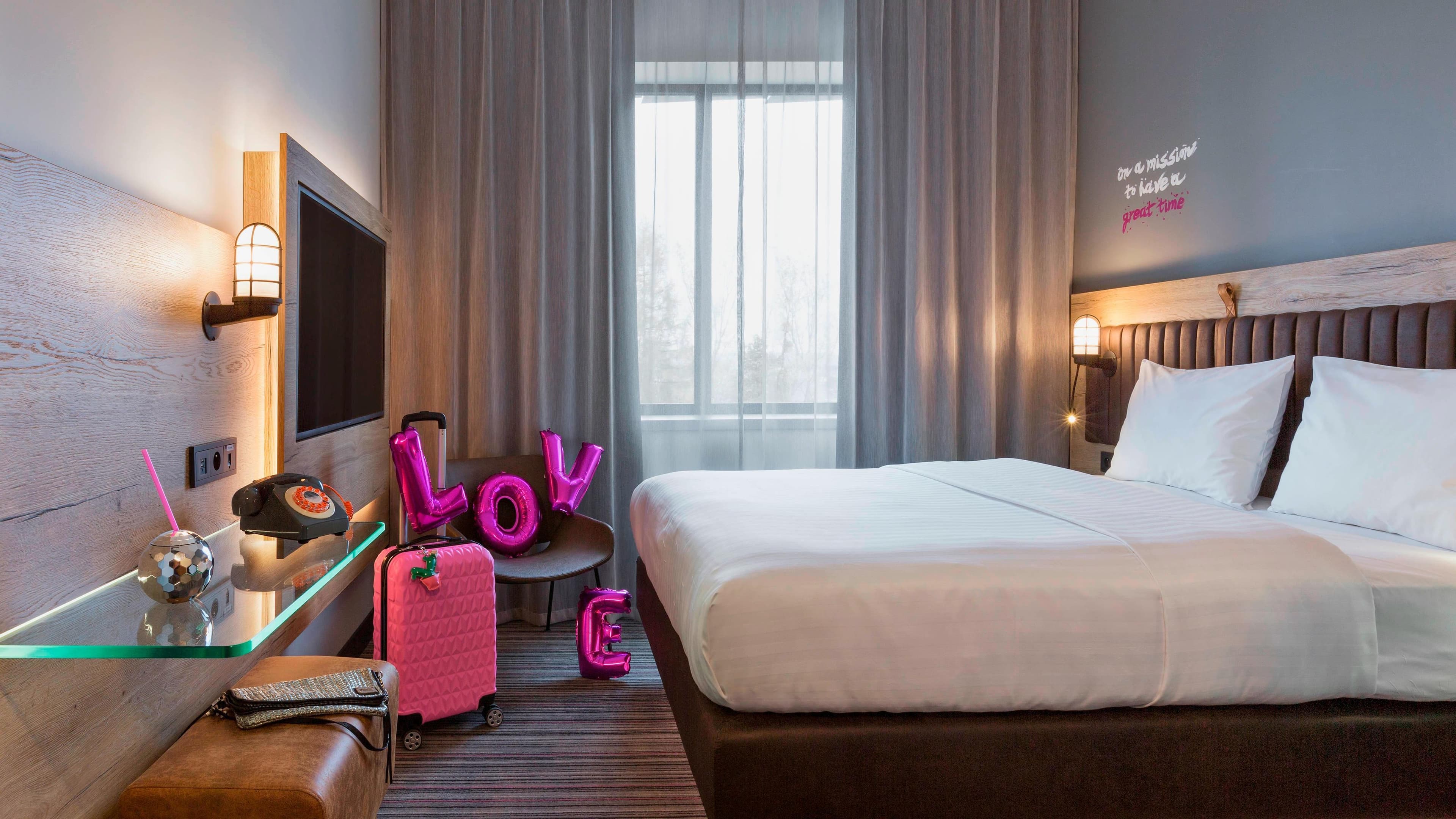 Moxy Sleeper Room - Image 3