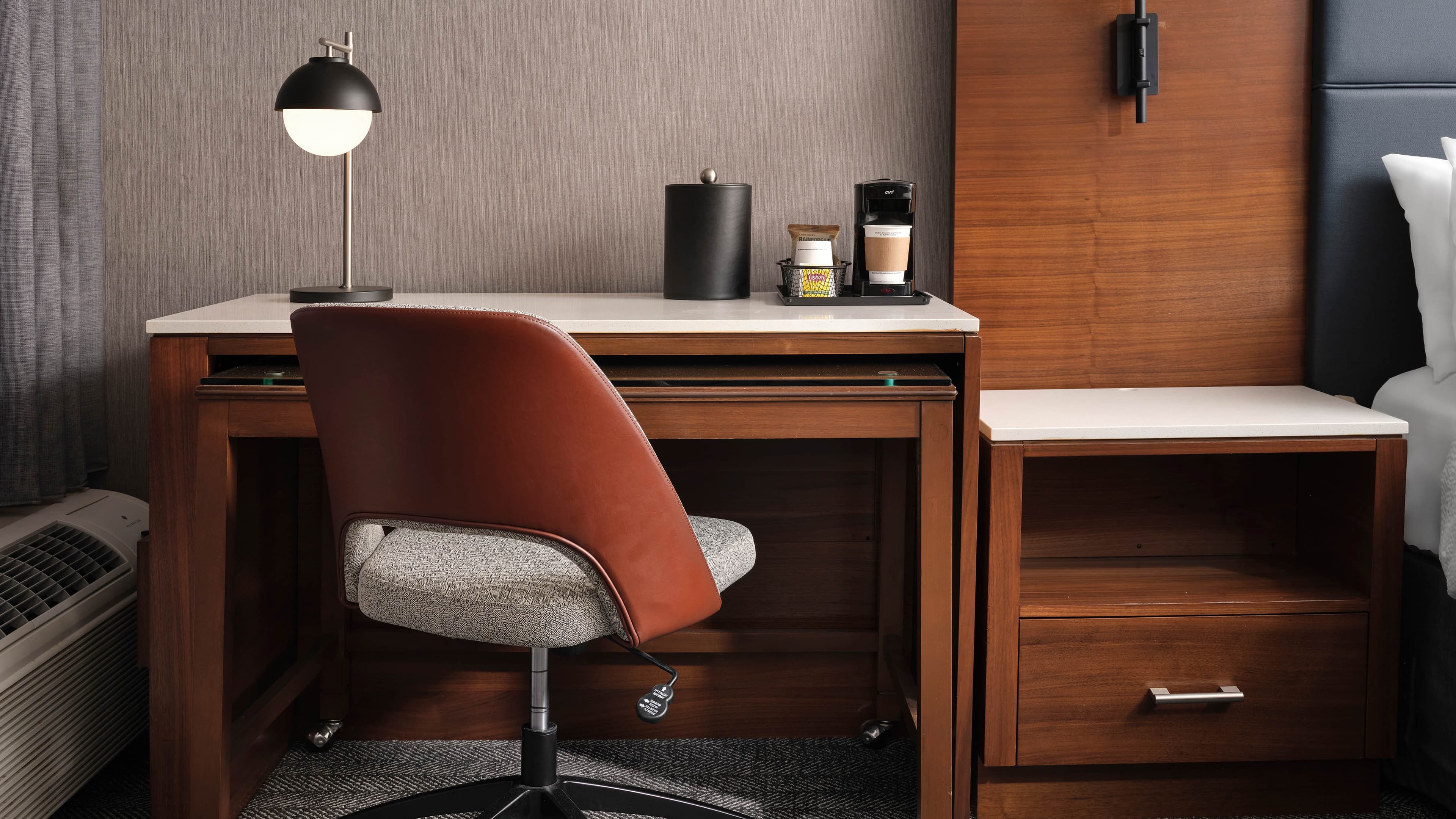 2 Full Size Beds - Image 3