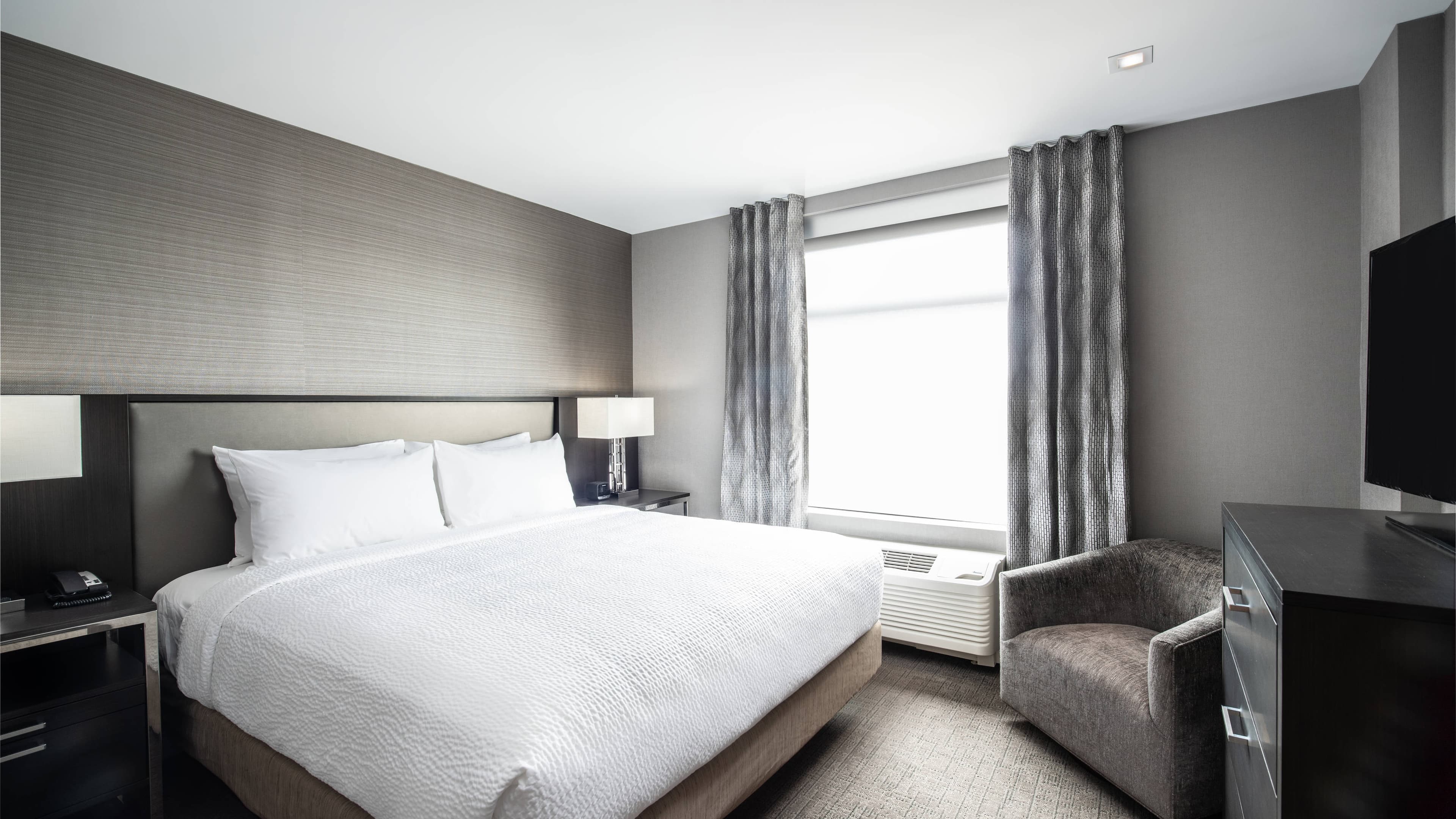 1 Bedroom Suite - Image 1