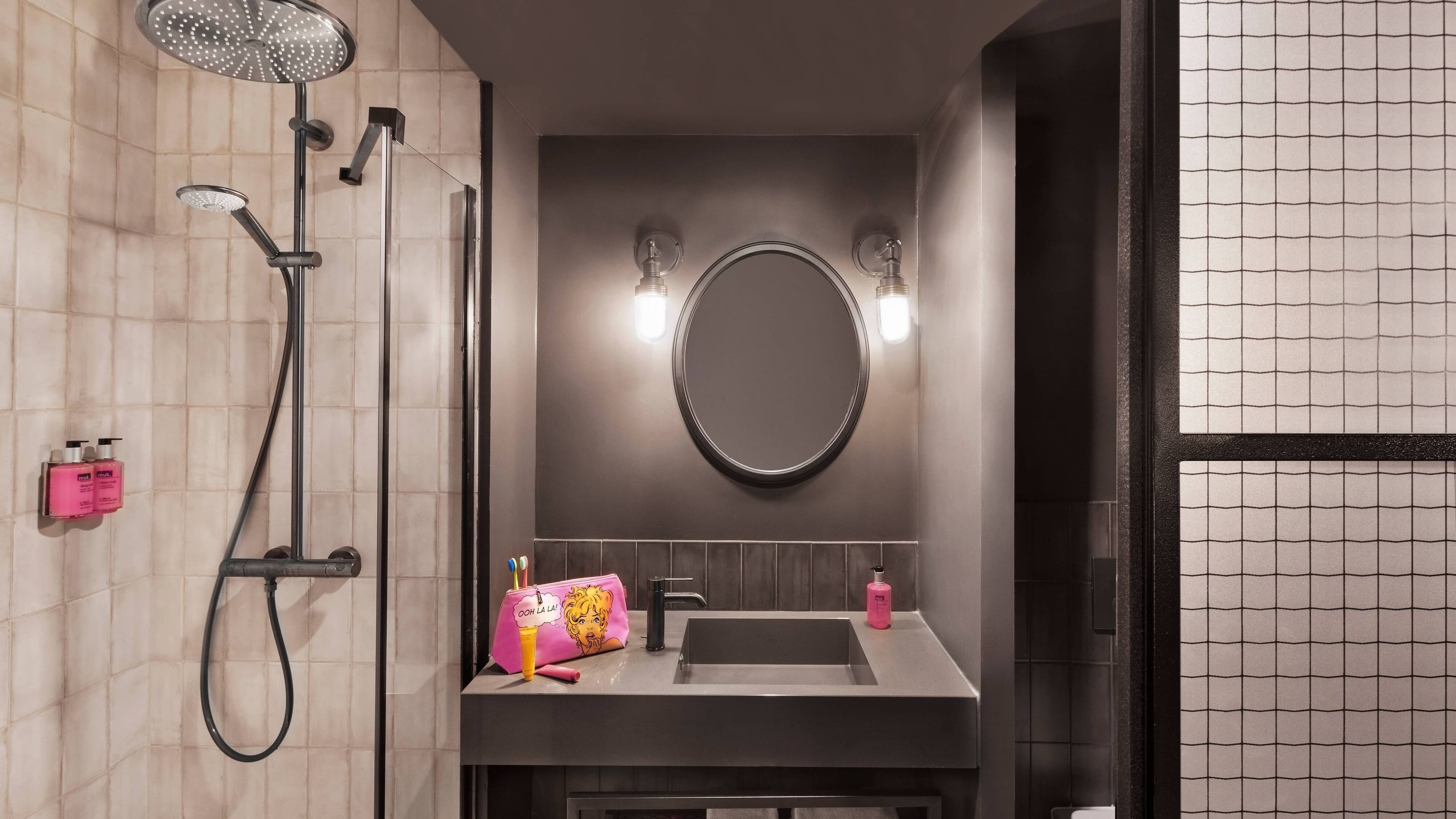 Moxy Sleeper Queen - Image 8