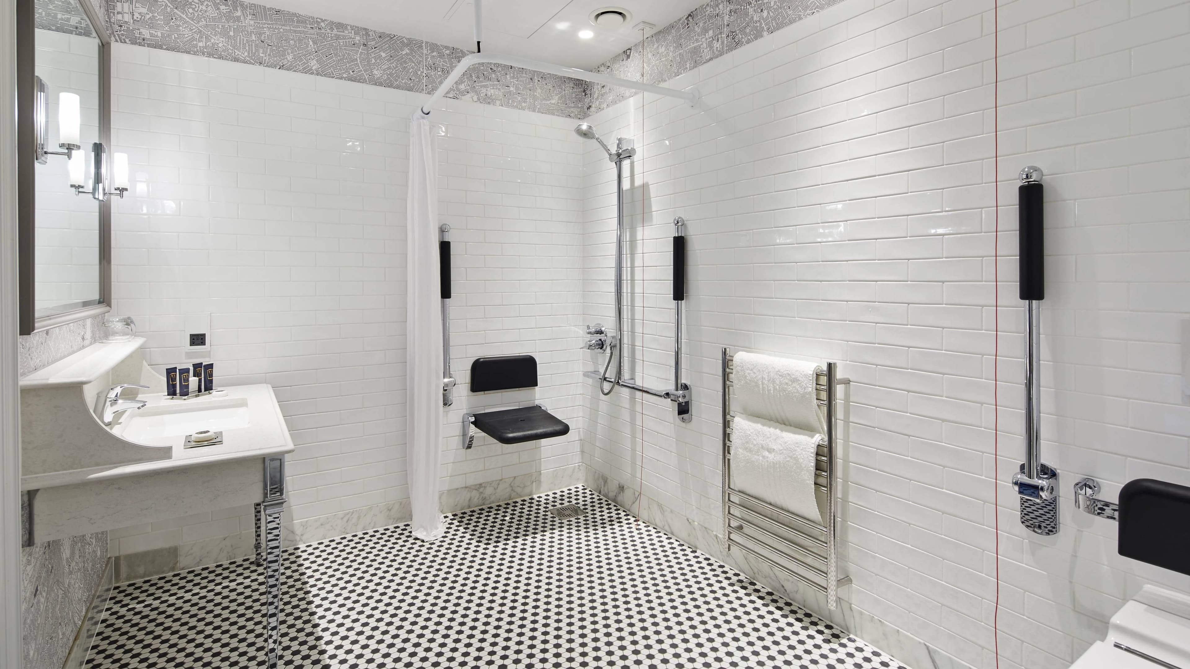 Deluxe Room - Image 5