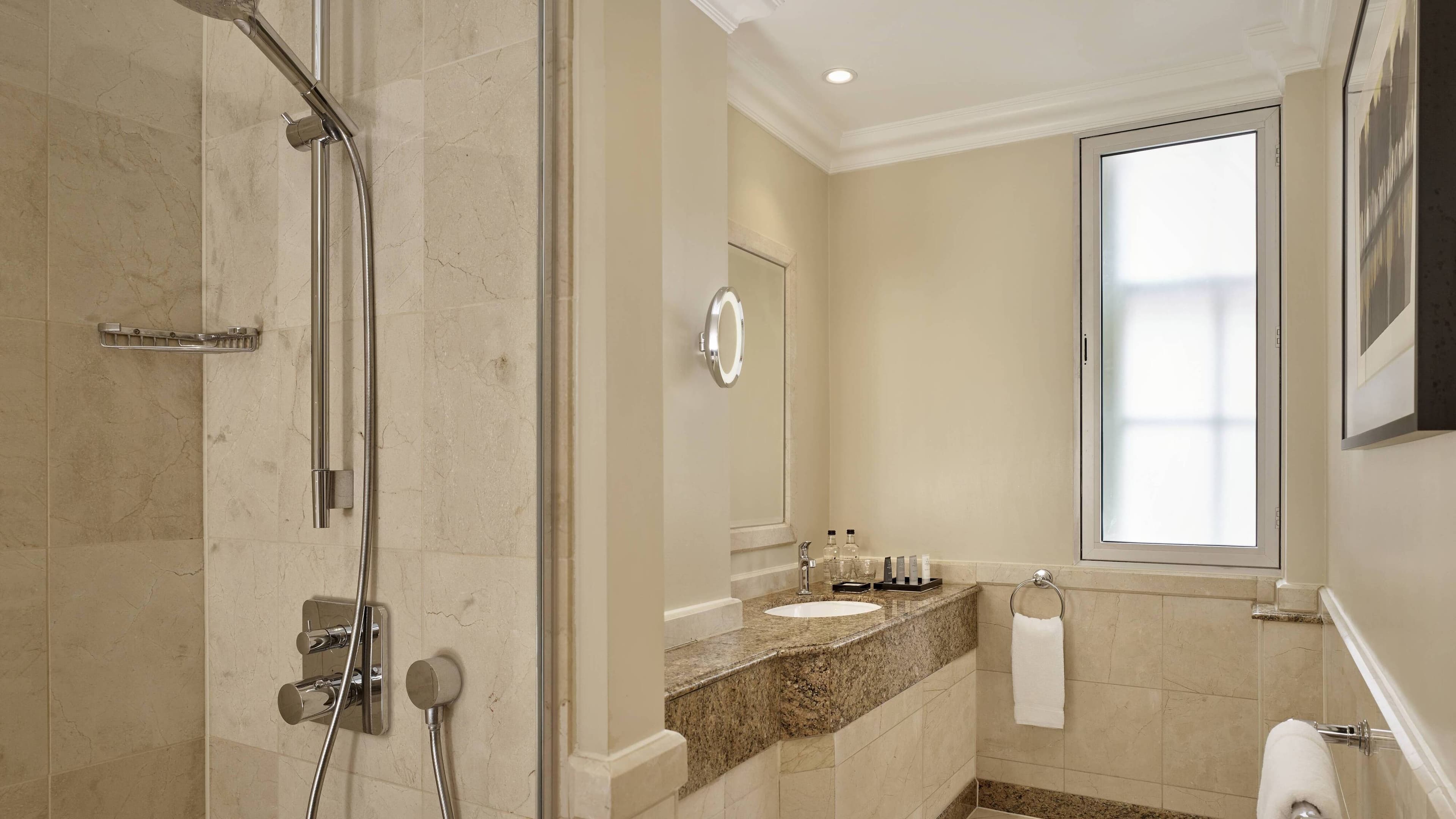 Superior Room - Image 2