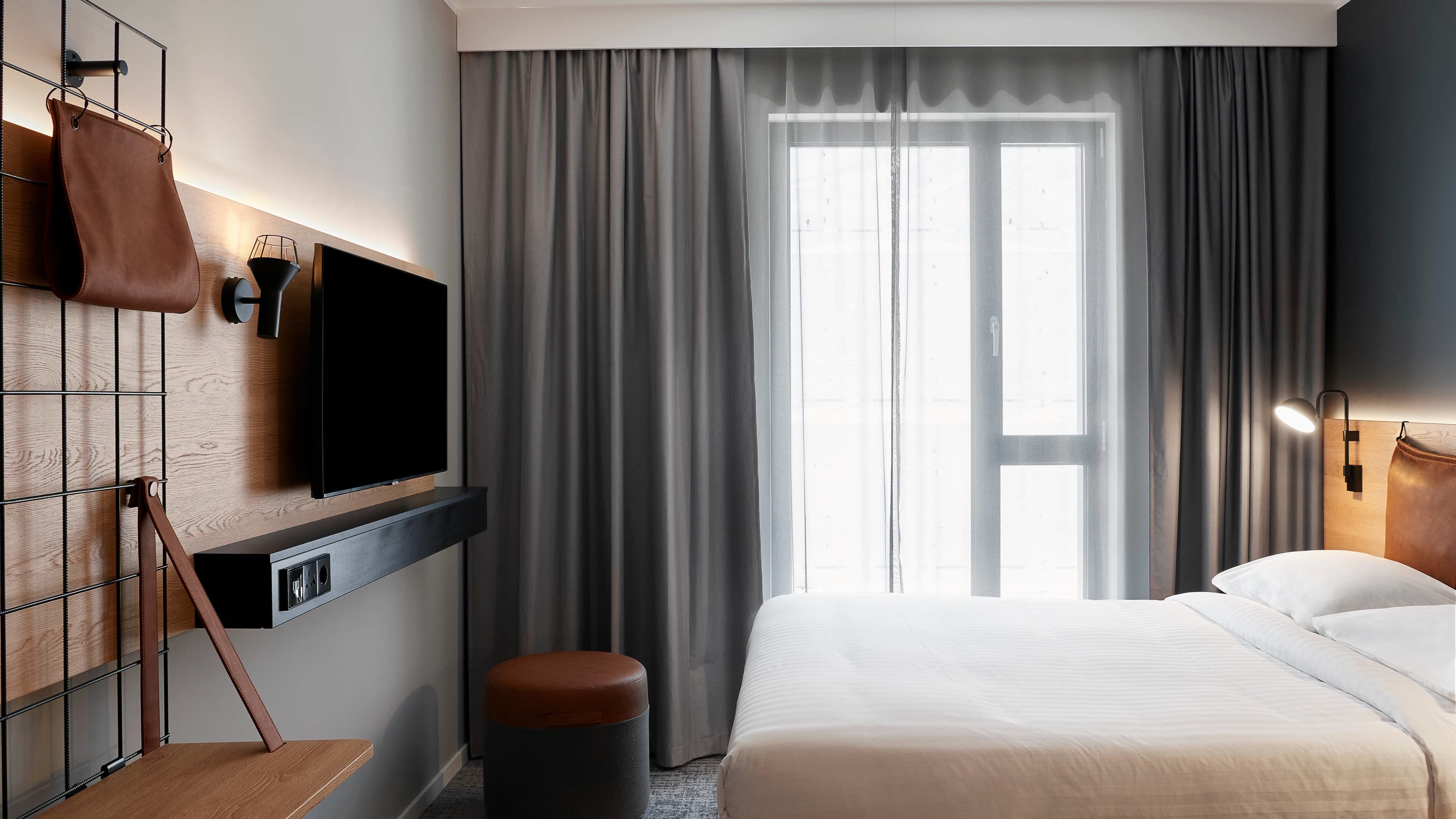 Moxy Queen Sleeper - Image 2