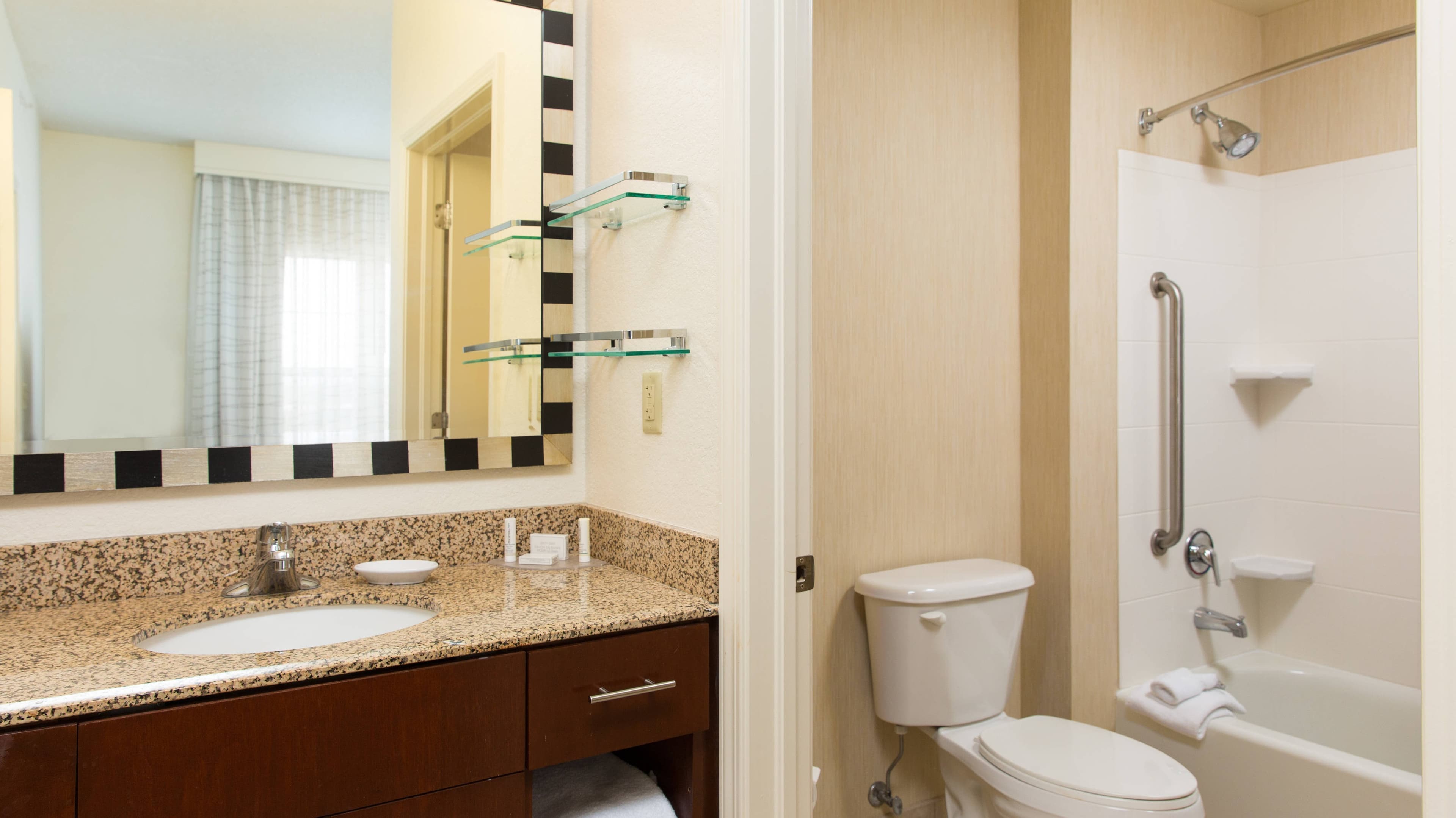 1 Bedroom Suite - Image 4