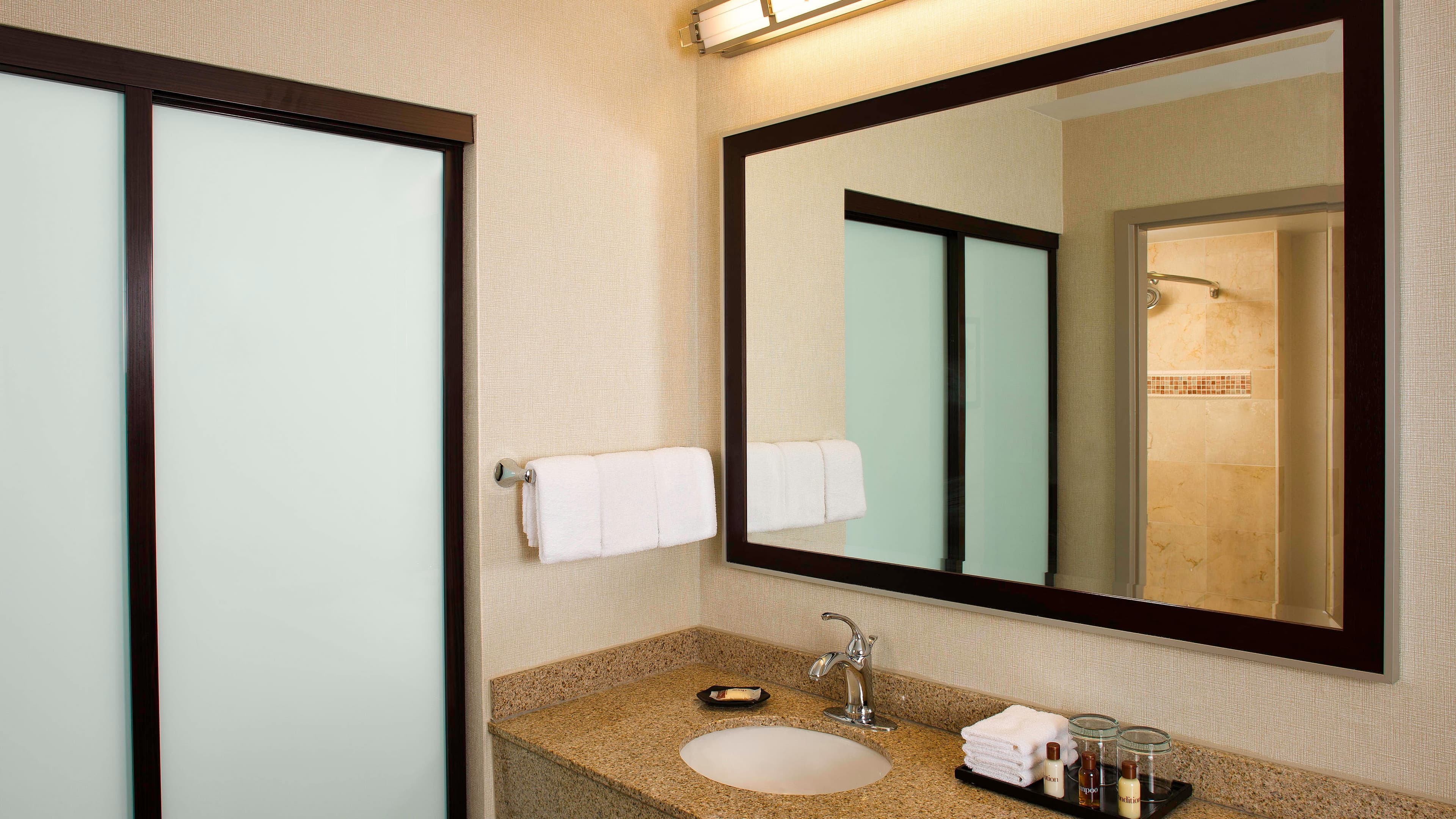 Separate Living area - Image 2